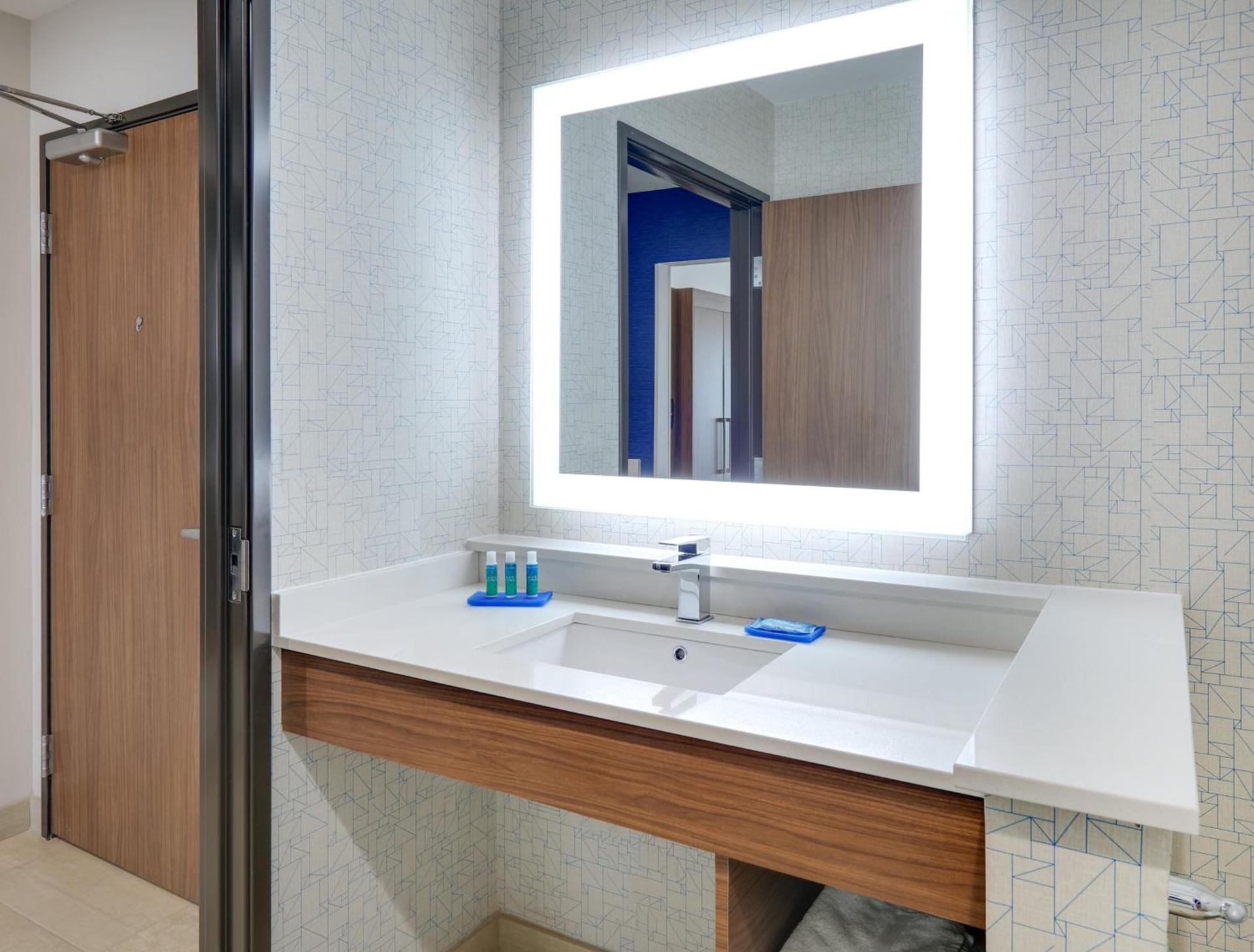 Holiday Inn Express & Suites - Dallas NW HWY - Love Field by IHG photo 27