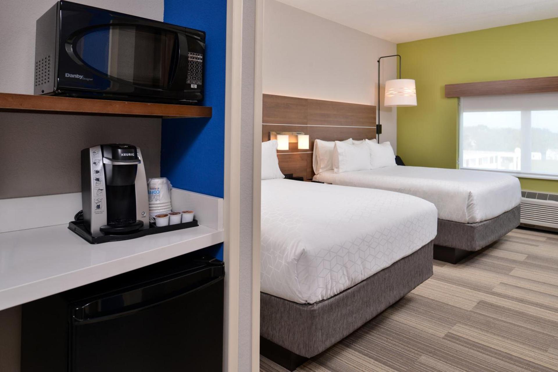 Holiday Inn Express & Suites Alachua - Gainesville Area by IHG photo 15