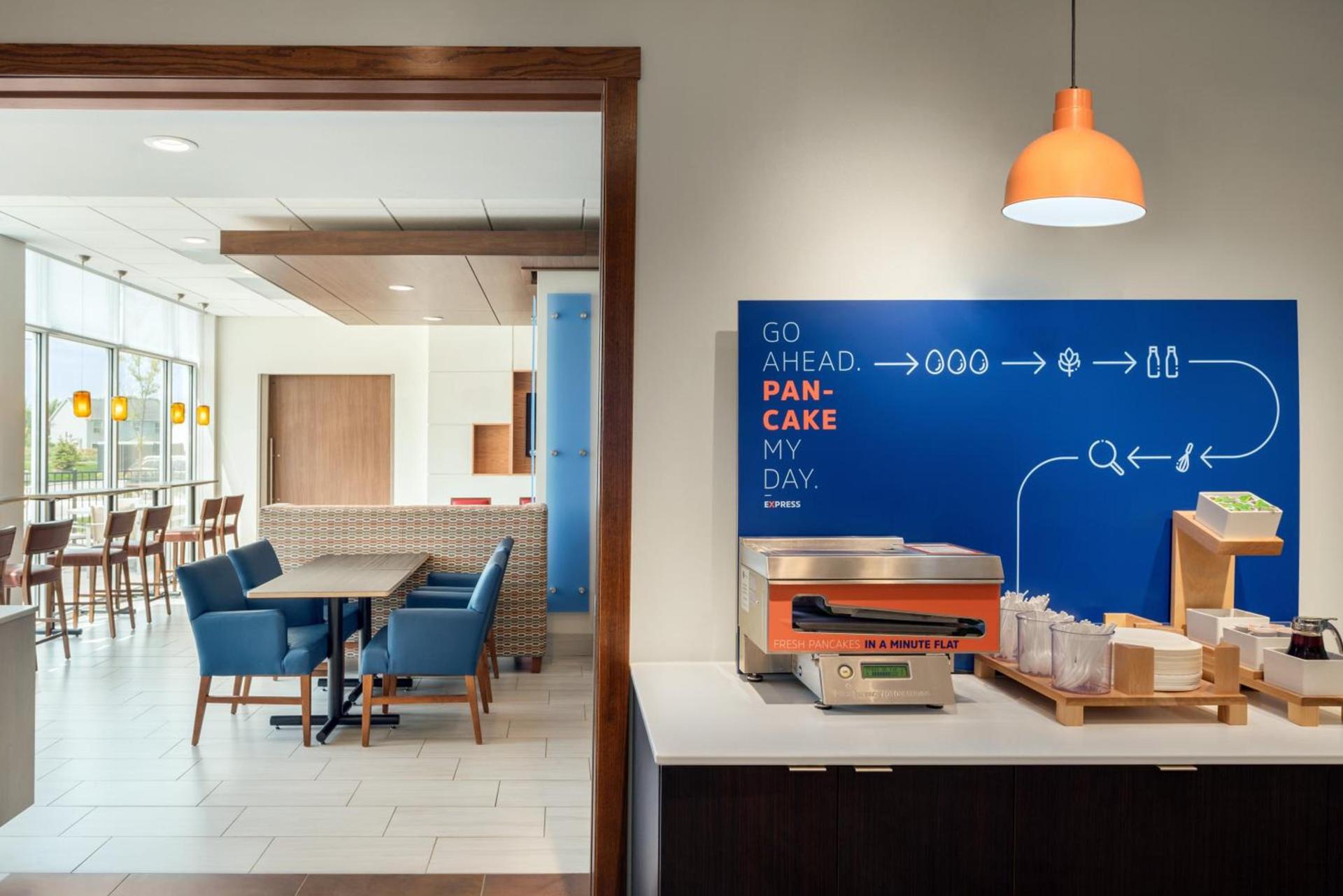 Holiday Inn Express & Suites - West Des Moines - Jordan Creek by IHG photo 7