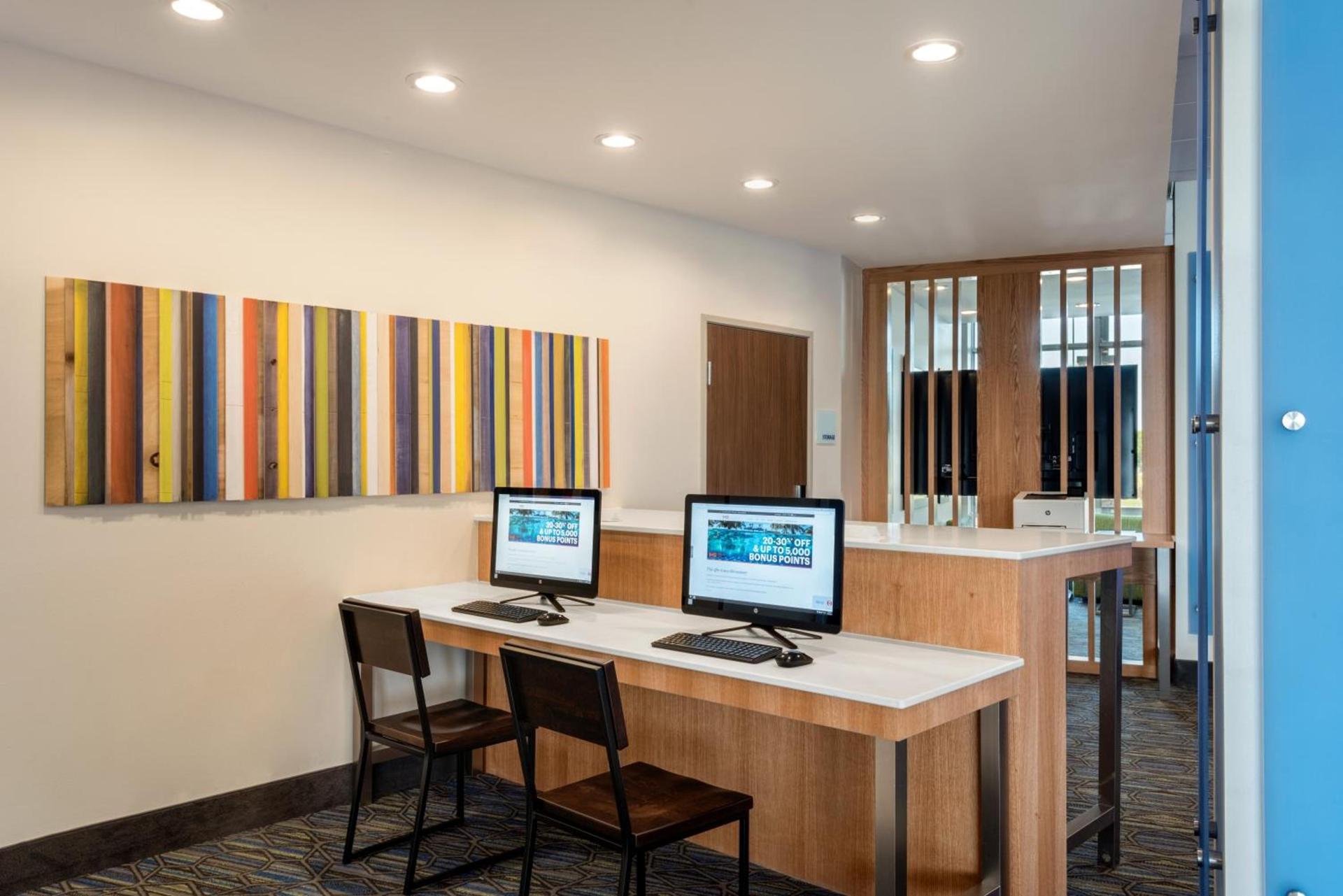 Holiday Inn Express & Suites - West Des Moines - Jordan Creek by IHG photo 10