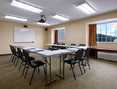 Microtel Inn and Suites Gassaway photo 9