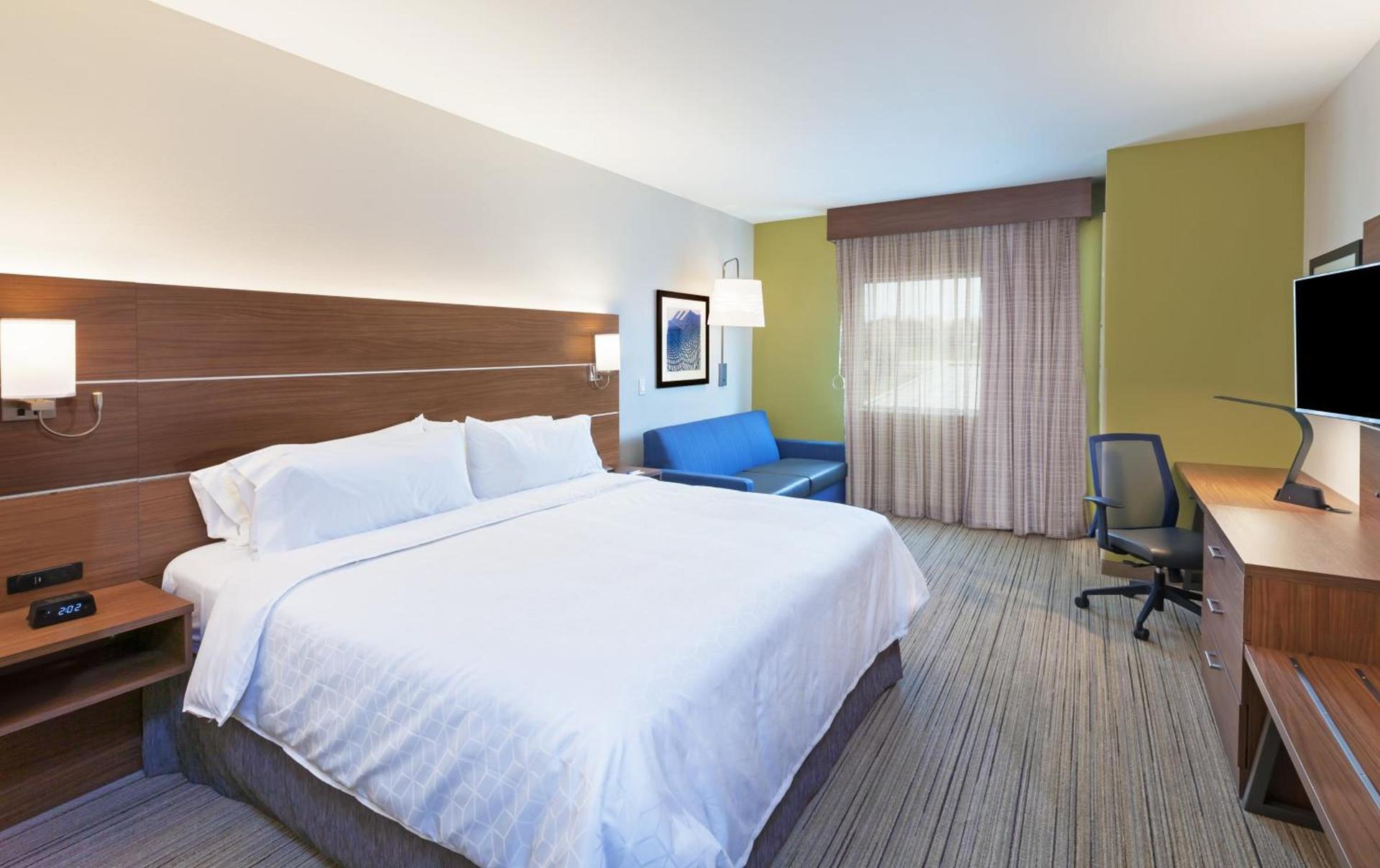 Holiday Inn Express & Suites - Lenexa - Overland Park Area by IHG photo 59