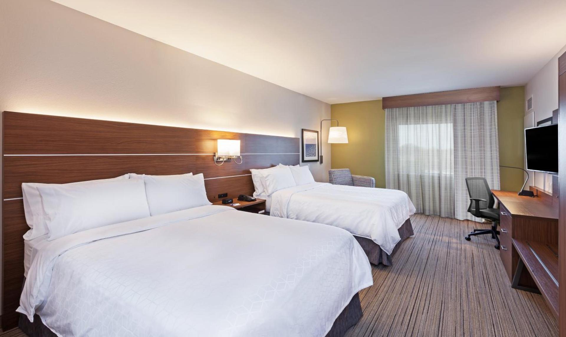 Holiday Inn Express & Suites - Lenexa - Overland Park Area by IHG photo 58