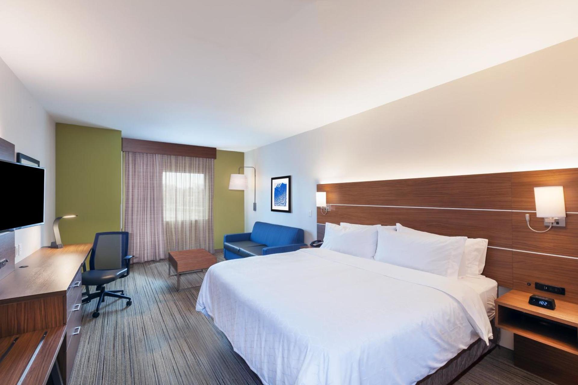 Holiday Inn Express & Suites - Lenexa - Overland Park Area by IHG photo 62