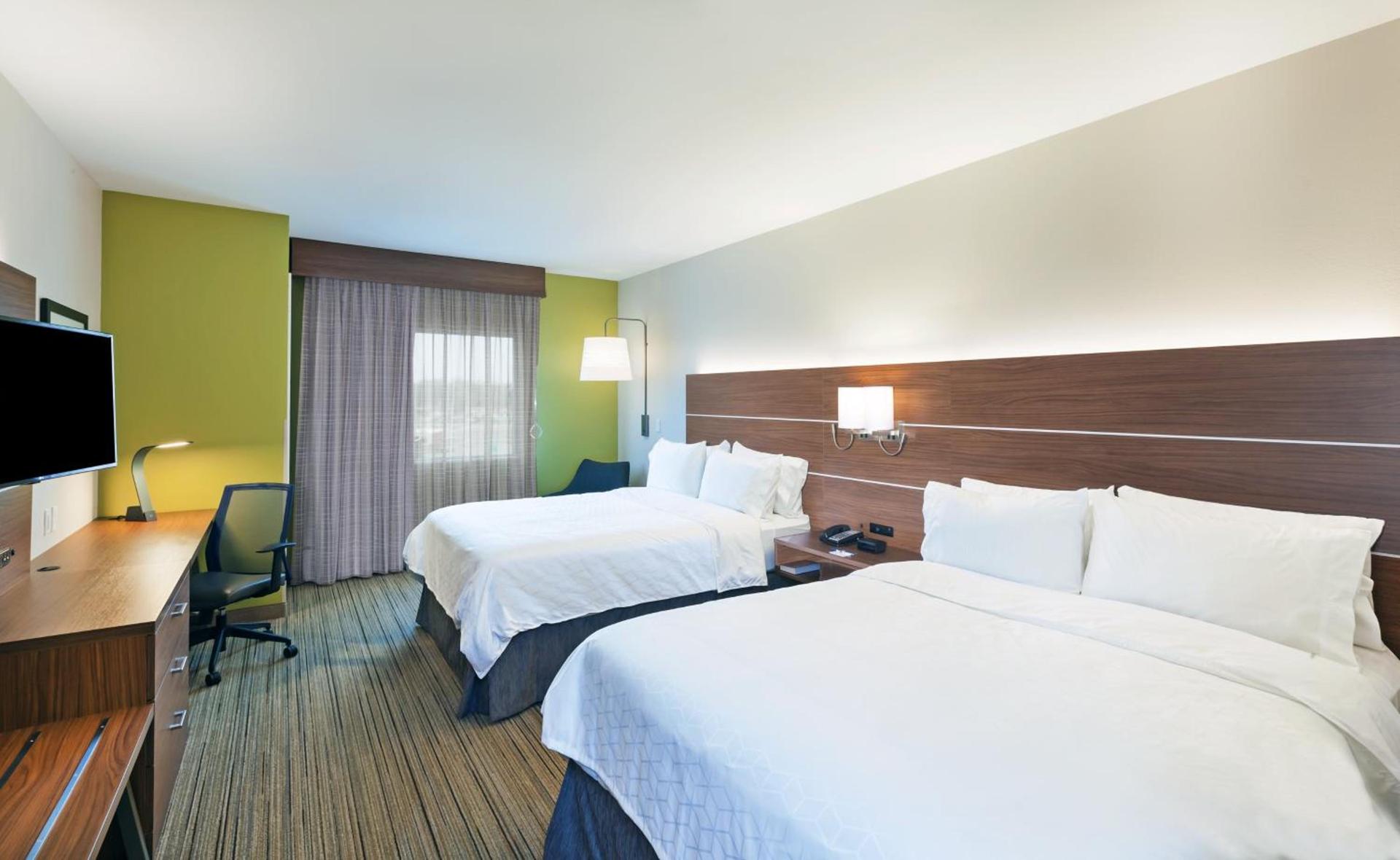 Holiday Inn Express & Suites - Lenexa - Overland Park Area by IHG photo 47