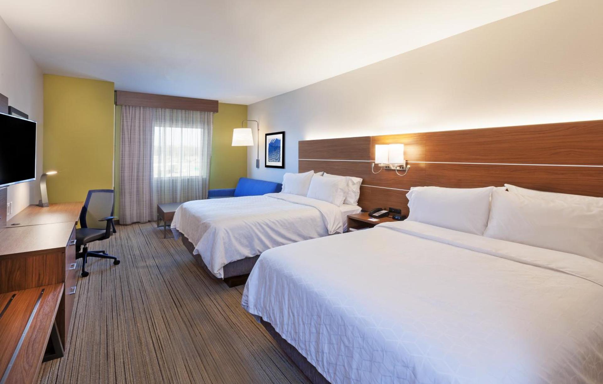 Holiday Inn Express & Suites - Lenexa - Overland Park Area by IHG photo 56