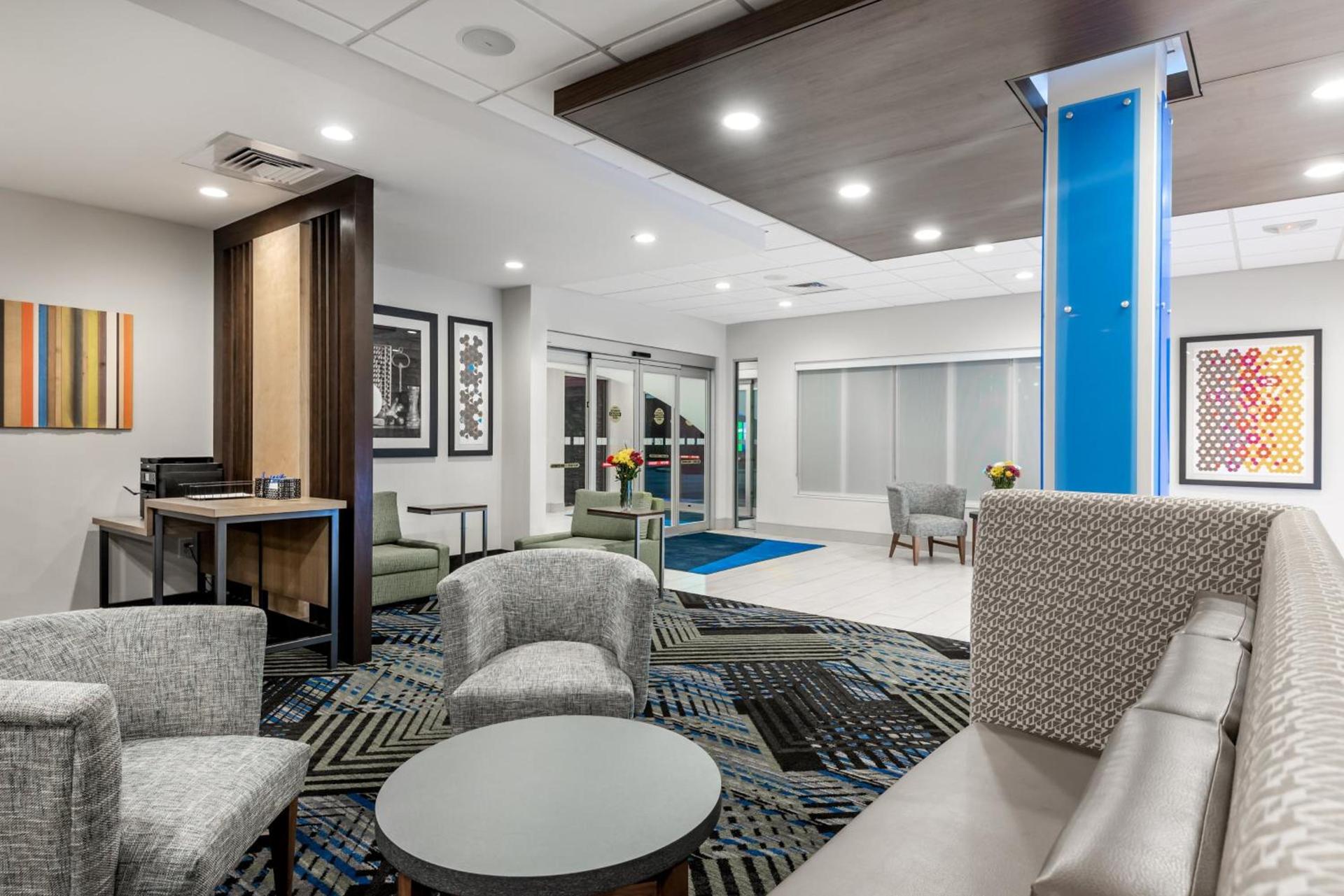 Holiday Inn Express & Suites - Punta Gorda by IHG photo 4