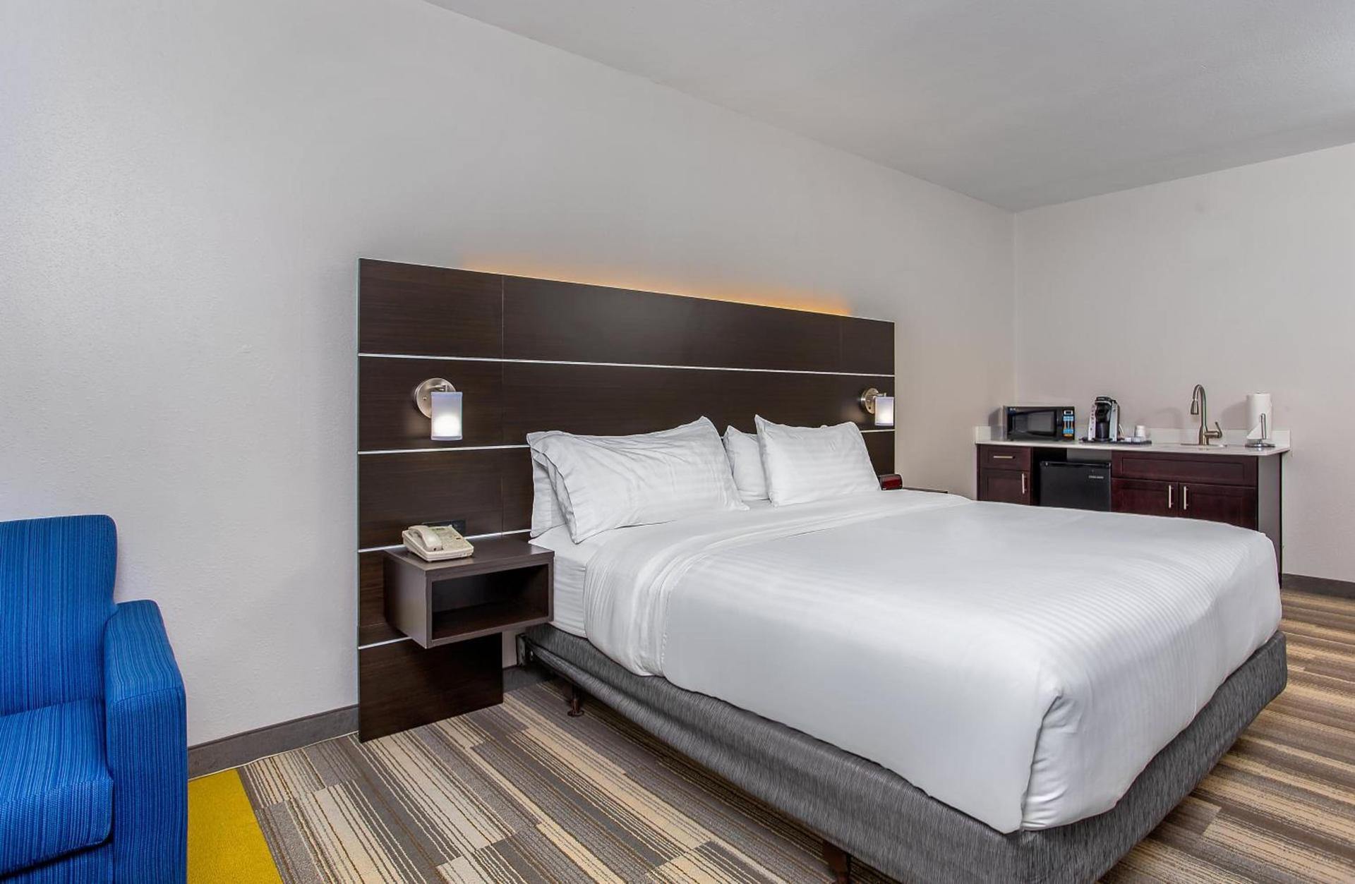 Holiday Inn Express & Suites Morristown by IHG photo 22