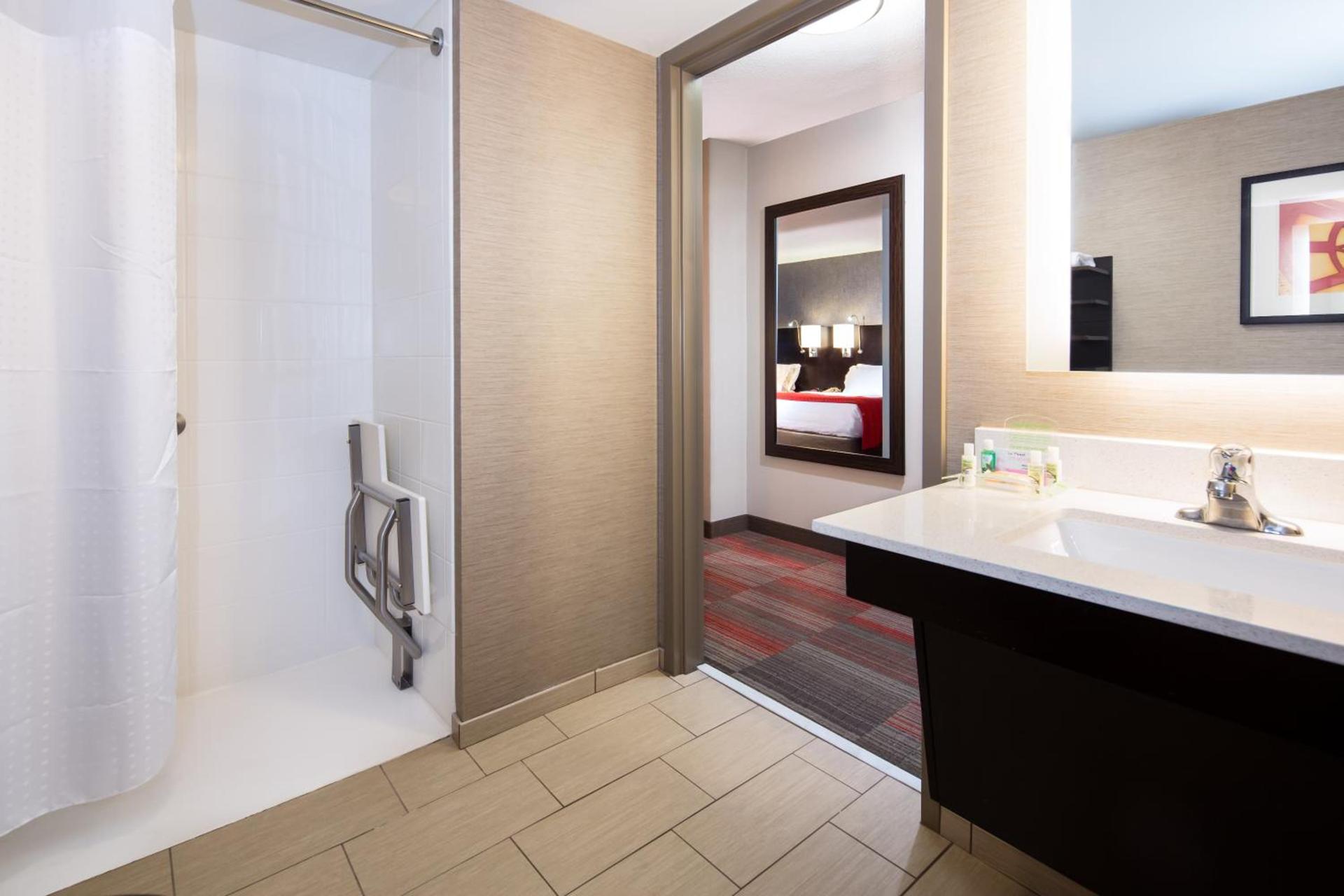 Holiday Inn Milwaukee Riverfront by IHG photo 33