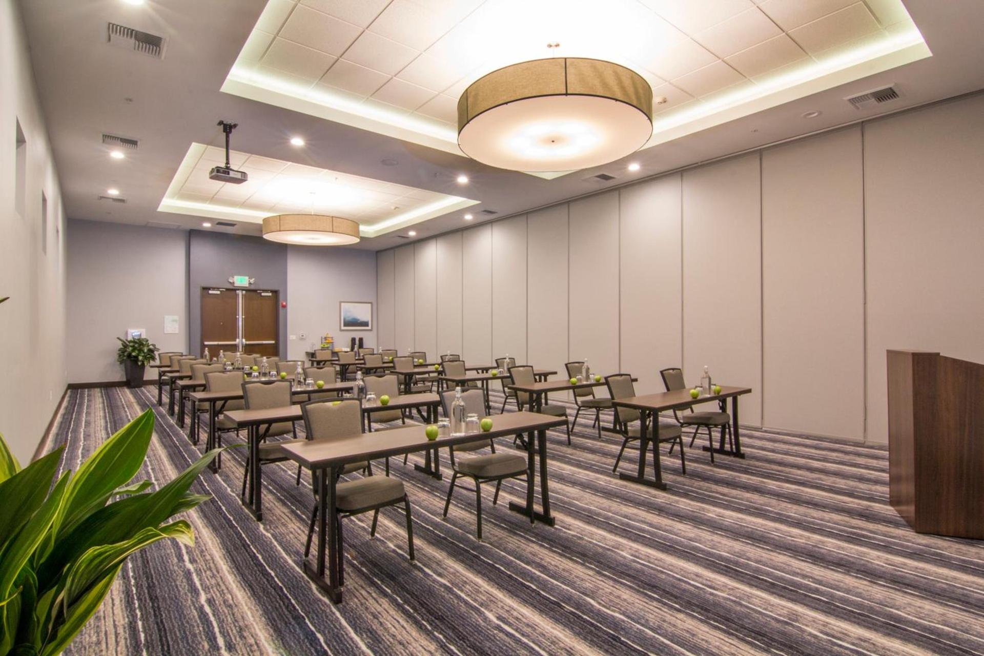 Holiday Inn Carlsbad/San Diego by IHG photo 27