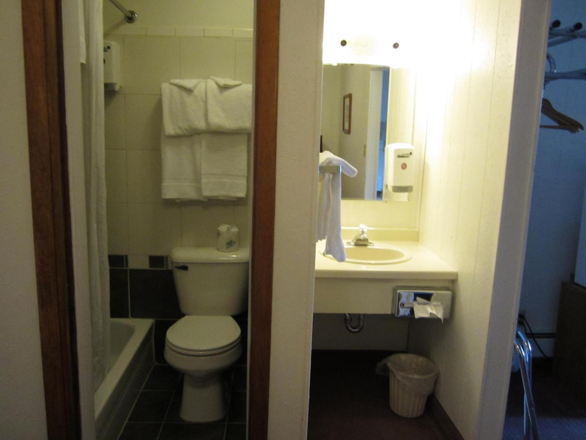 Big Horn Motel photo 18