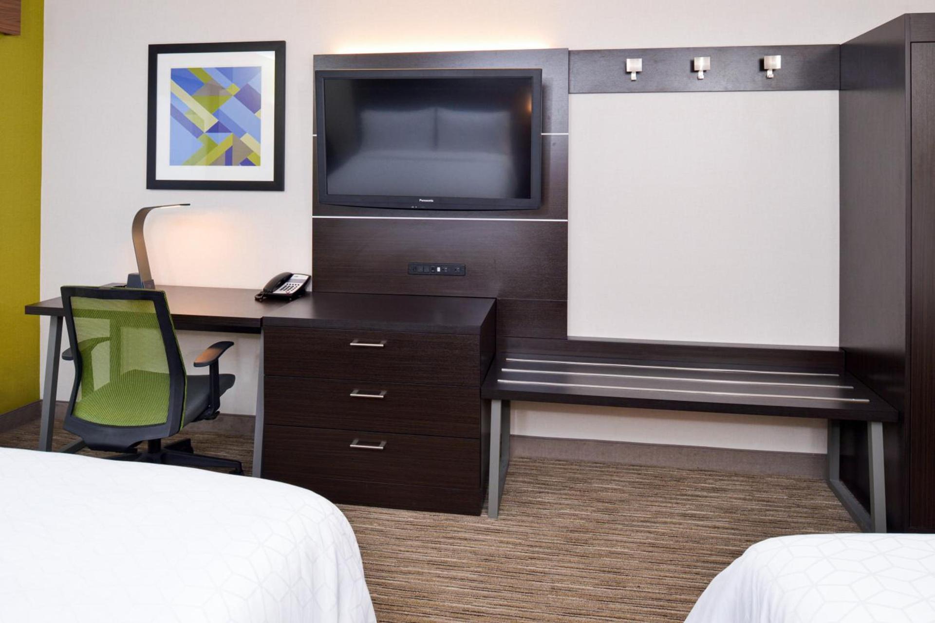 Holiday Inn Express Wixom by IHG photo 38