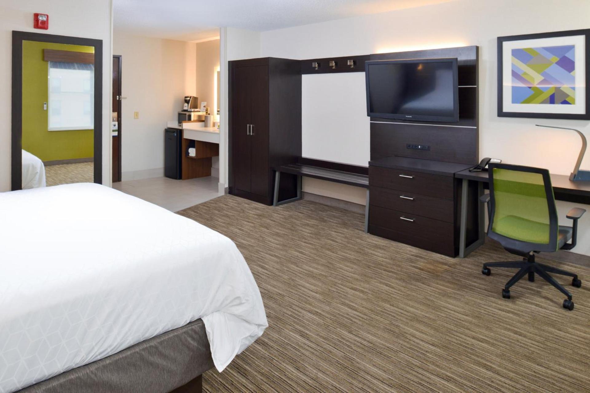 Holiday Inn Express Wixom by IHG photo 32