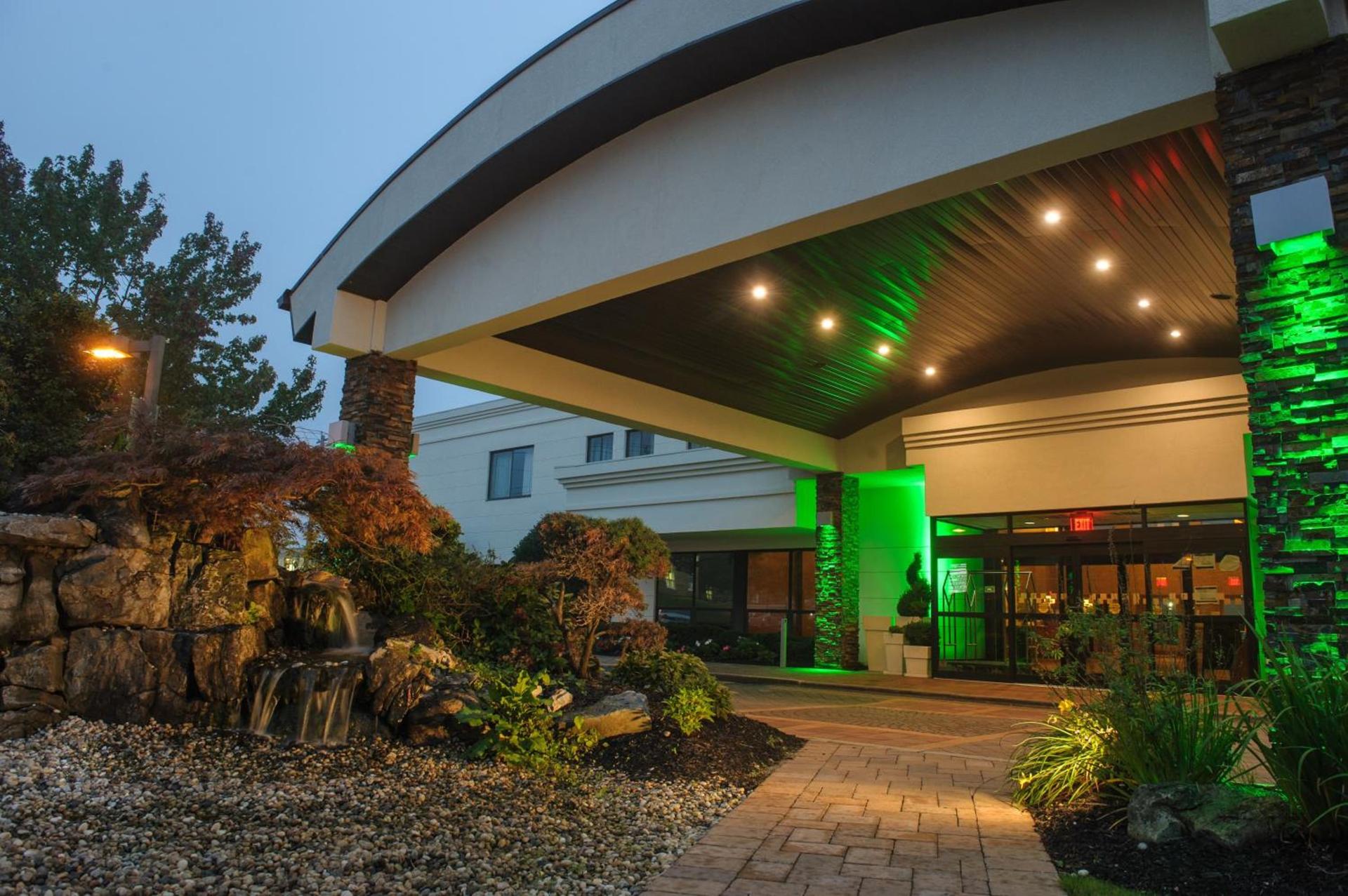 Holiday Inn Plainview-Long Island by IHG photo 1