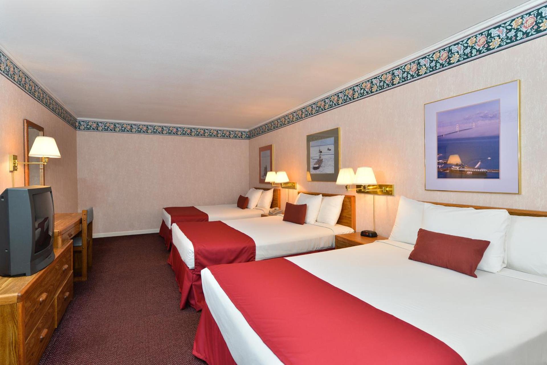 Travelodge by Wyndham Mackinaw City photo 27