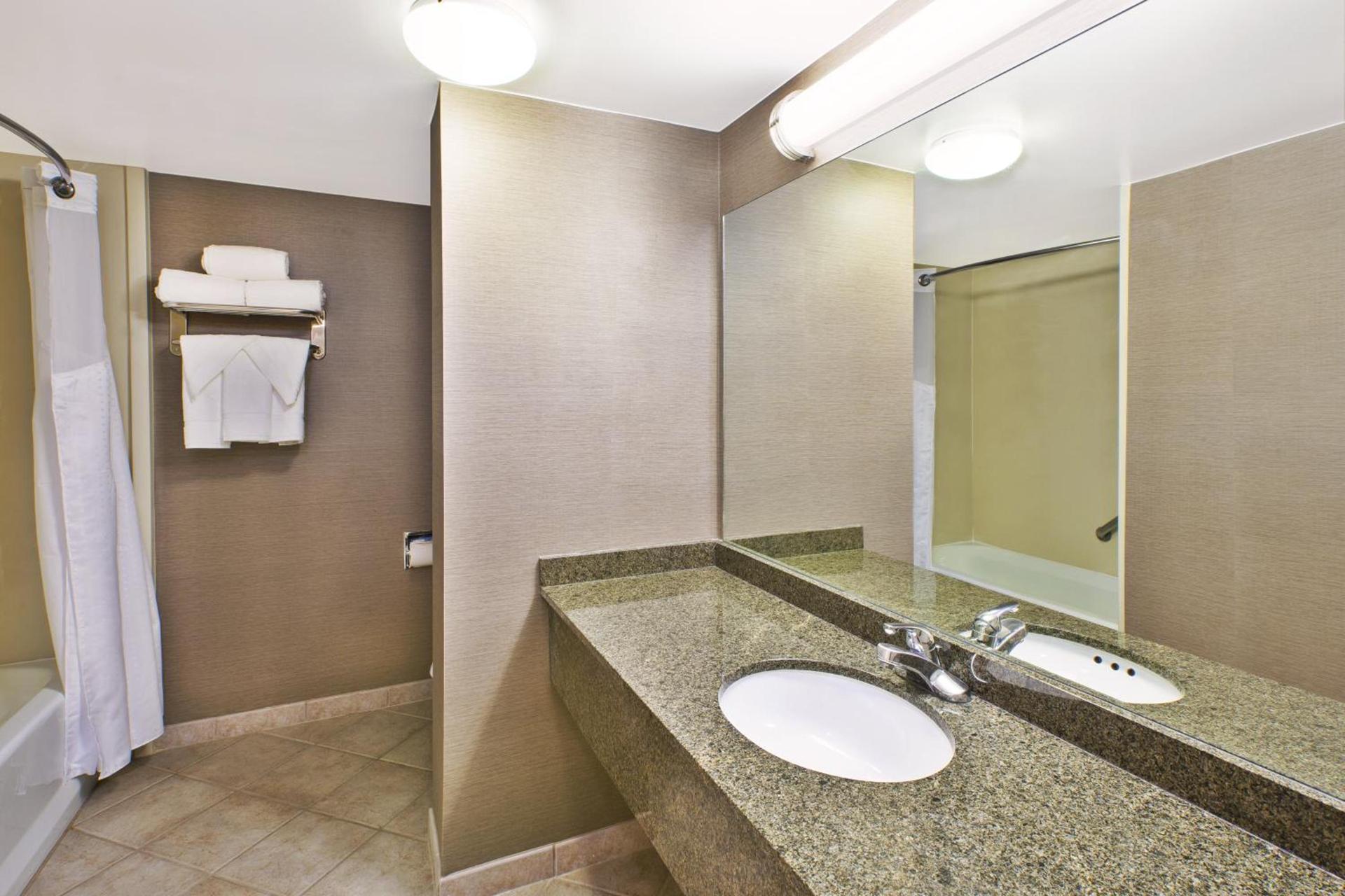 Holiday Inn Gaithersburg by IHG photo 50