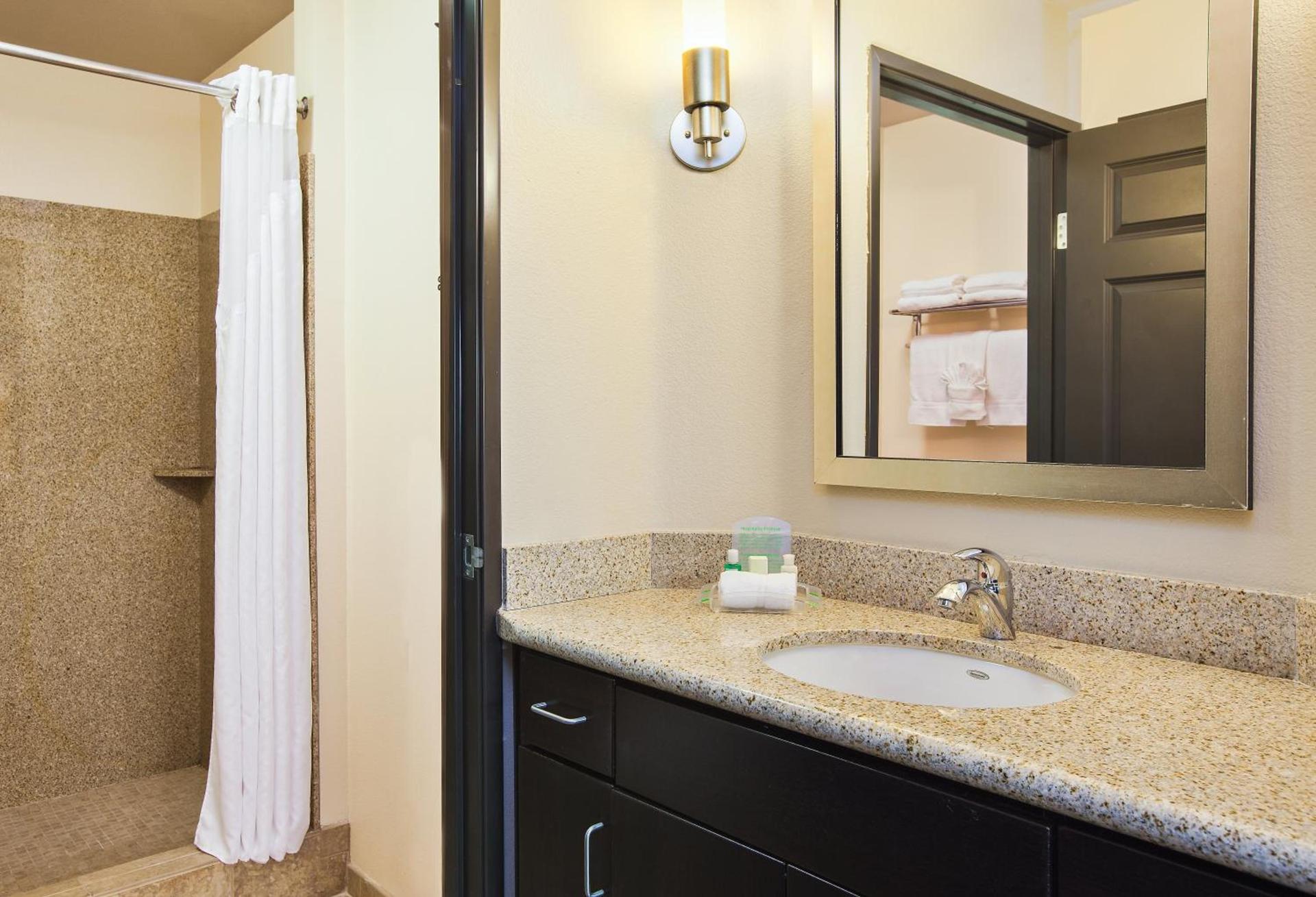 Holiday Inn Oceanside Marina Camp Pendleton by IHG photo 44