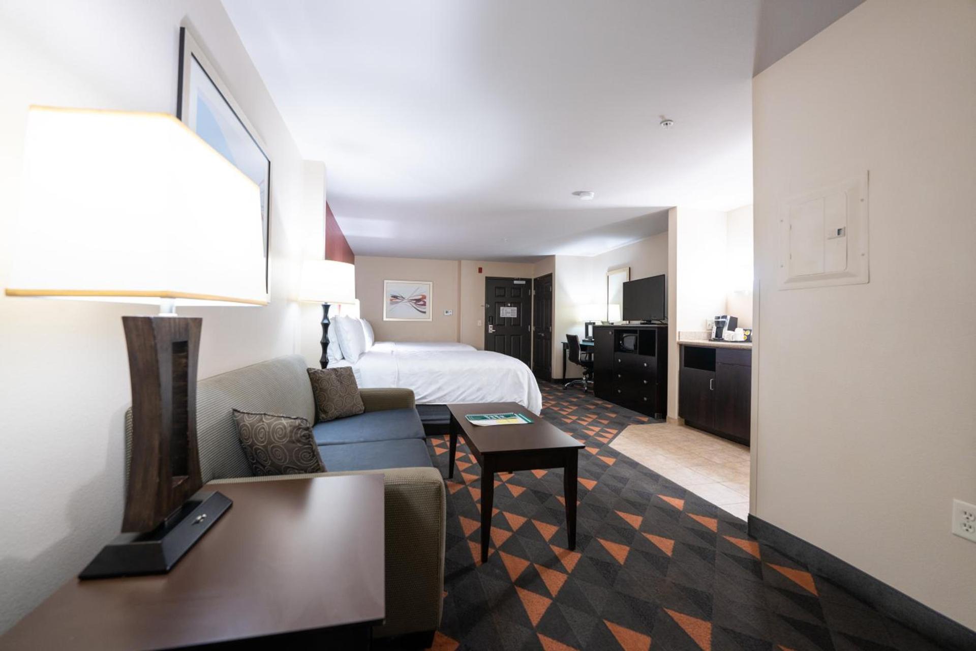 Holiday Inn Oceanside Marina Camp Pendleton by IHG photo 35