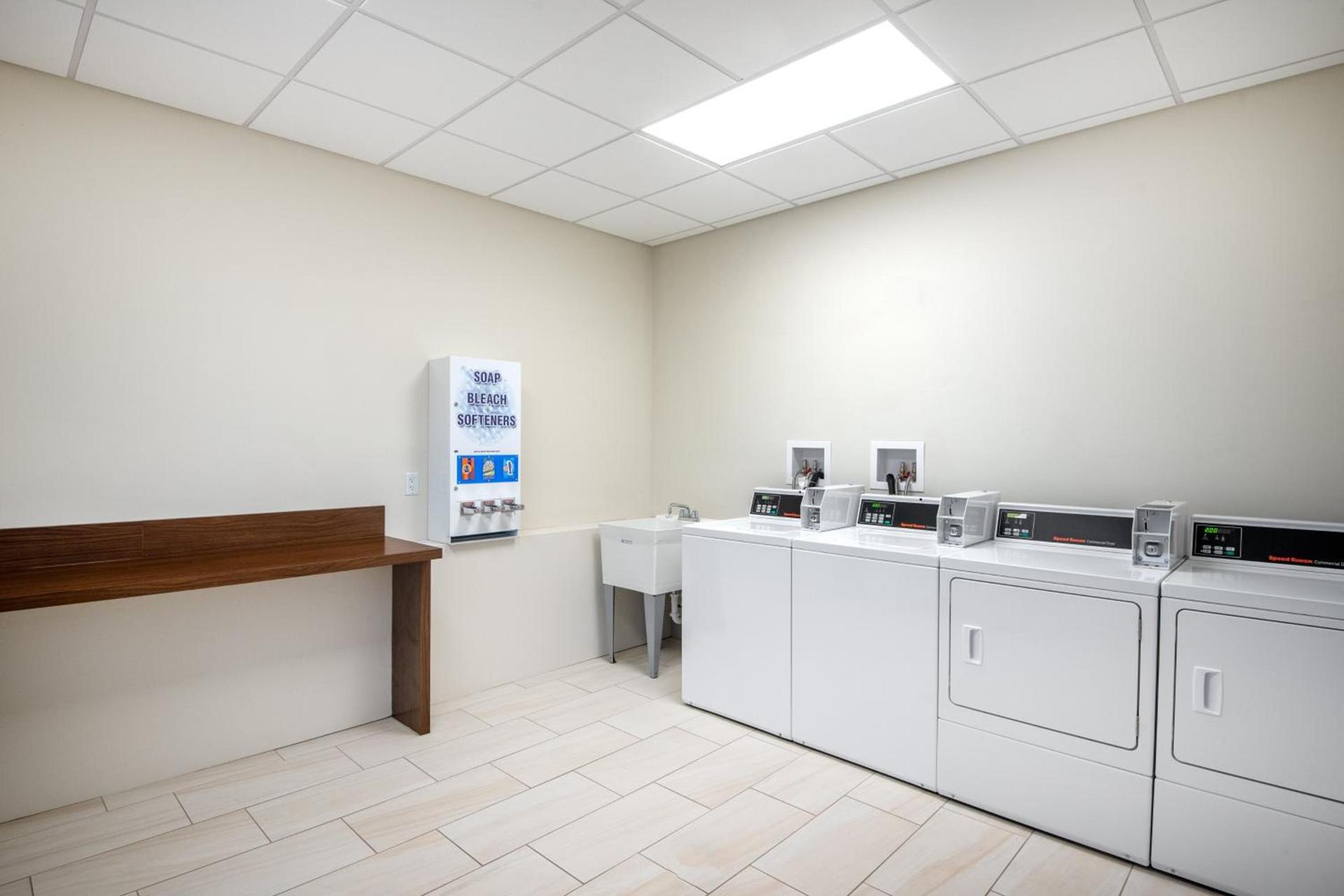 Holiday Inn Express & Suites - Punta Gorda by IHG photo 7