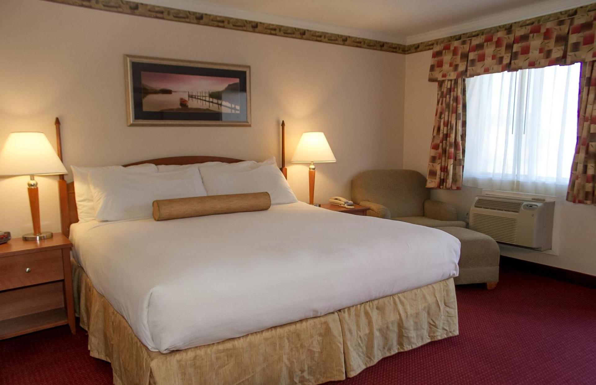 Flagship Inn photo 8