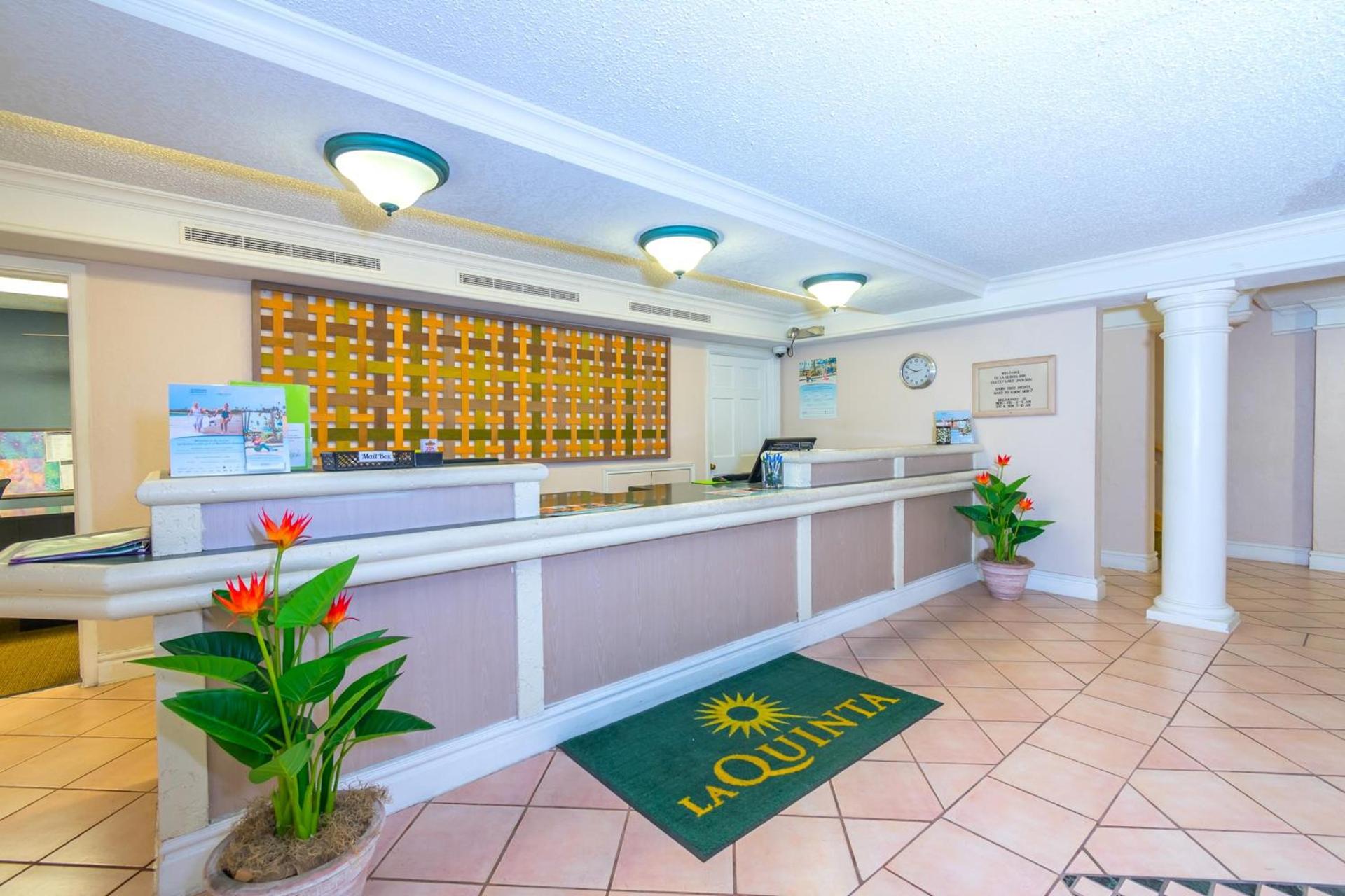 La Quinta Inn by Wyndham Clute Lake Jackson photo 7