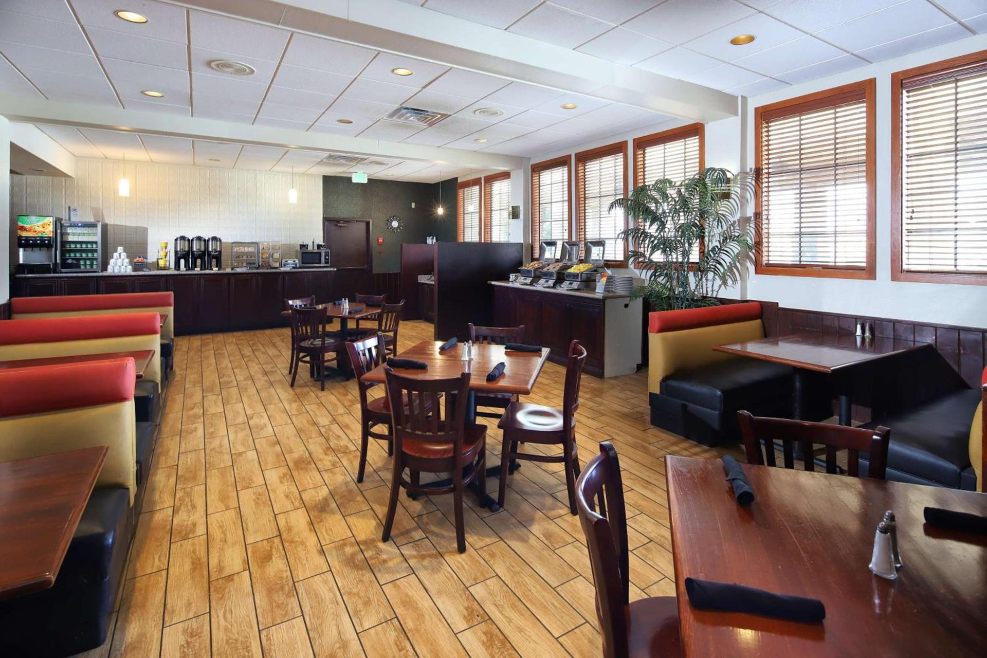 Wyndham Tucson Airport Hotel & Conference Center photo 42