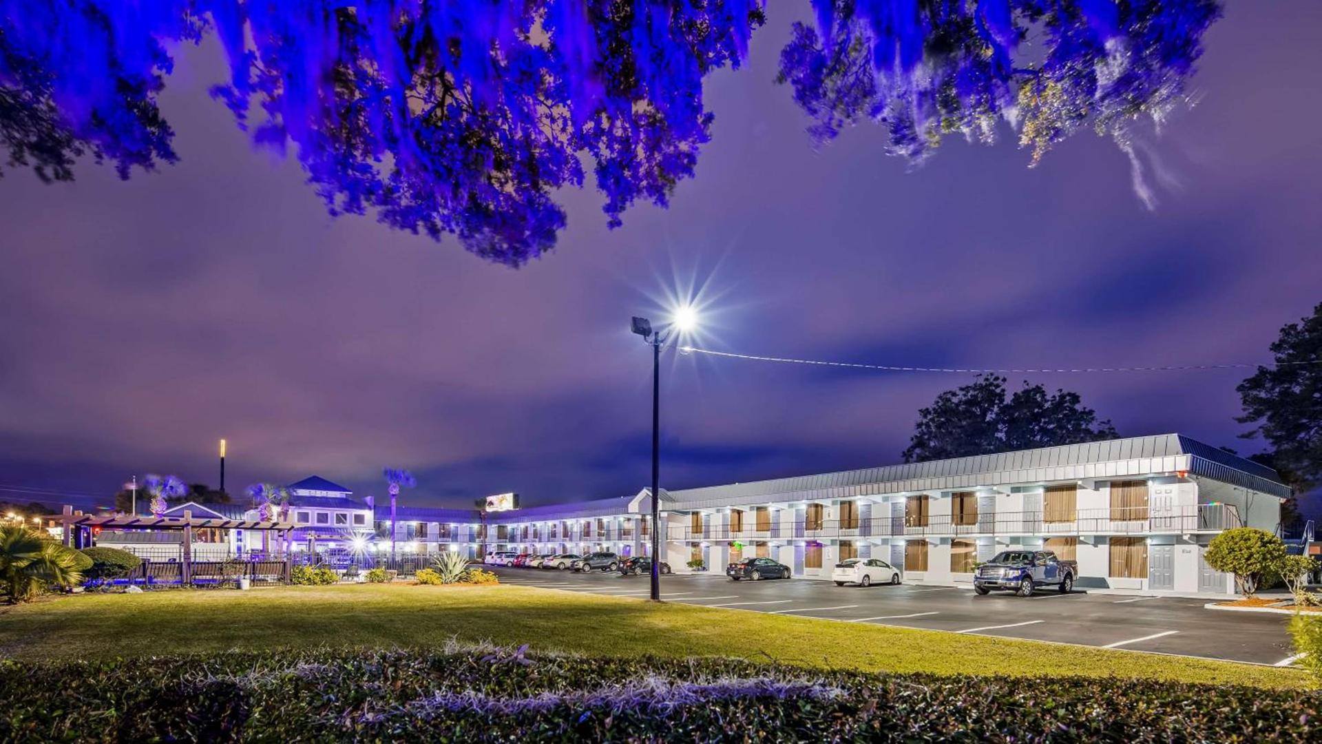 Best Western Central Inn photo 10