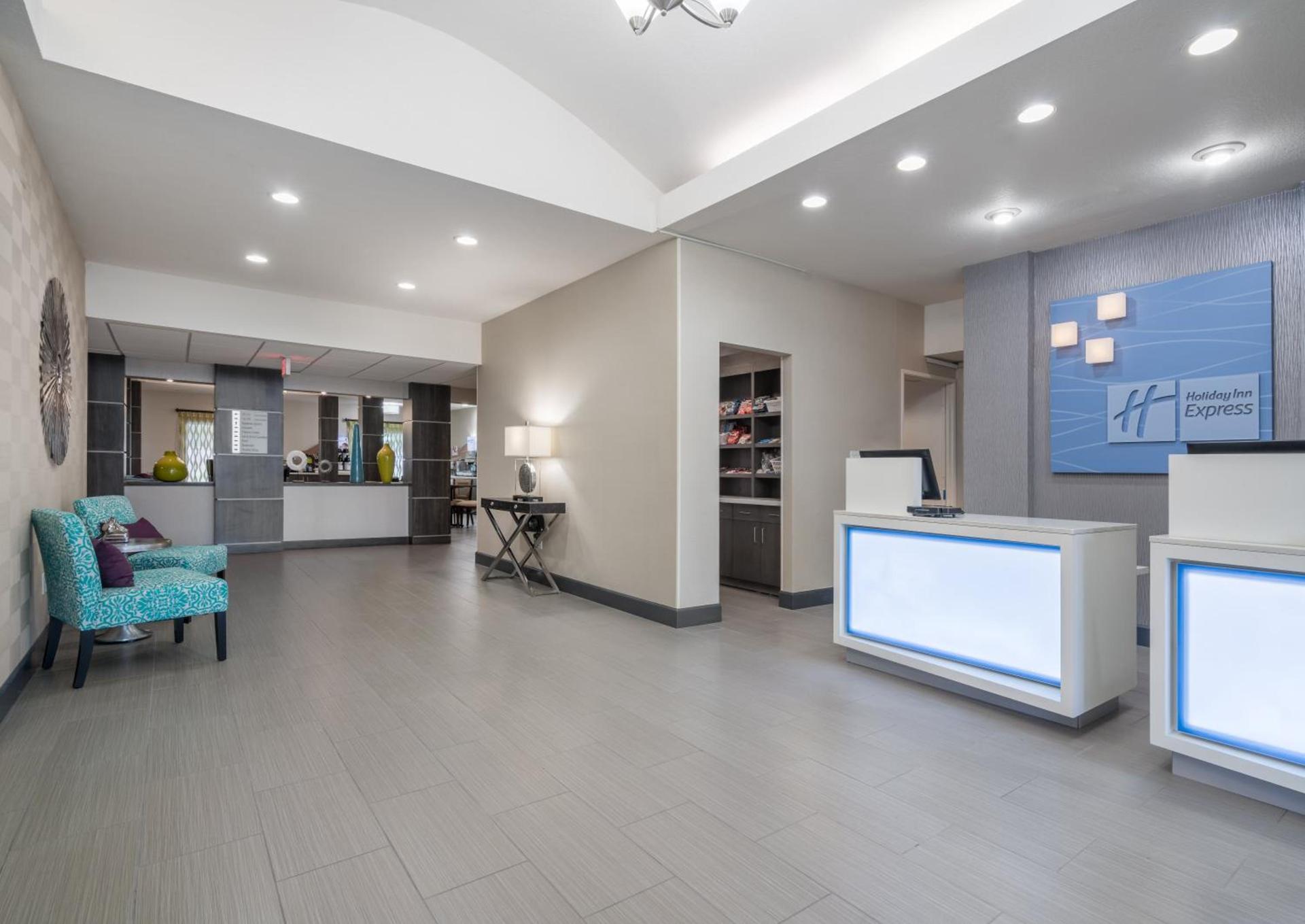 Holiday Inn Express Hotel & Suites Ames by IHG photo 7