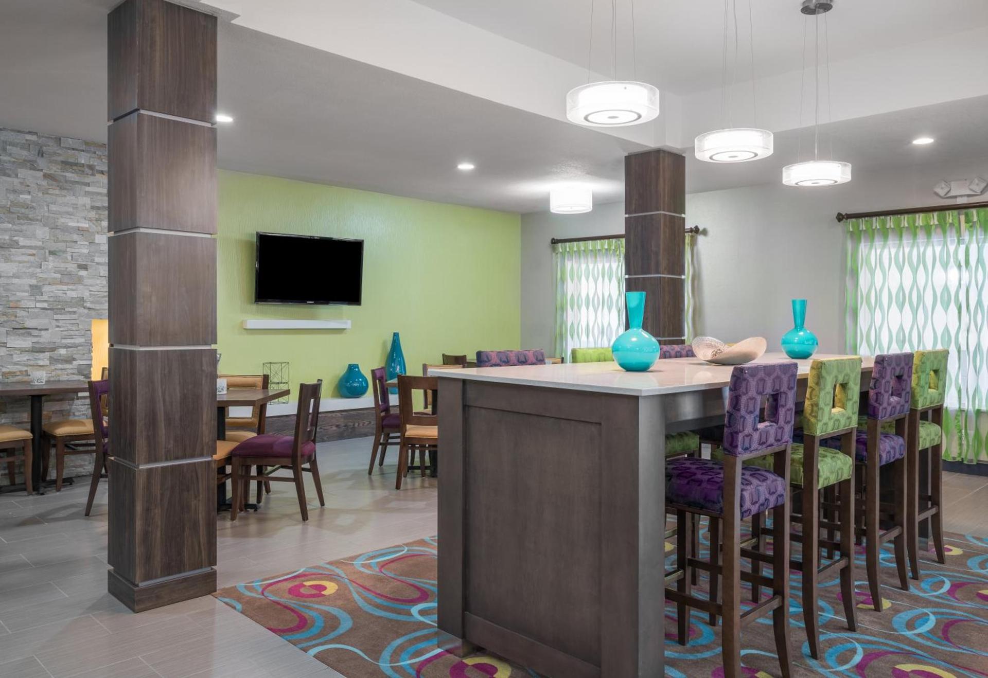 Holiday Inn Express Hotel & Suites Ames by IHG photo 28