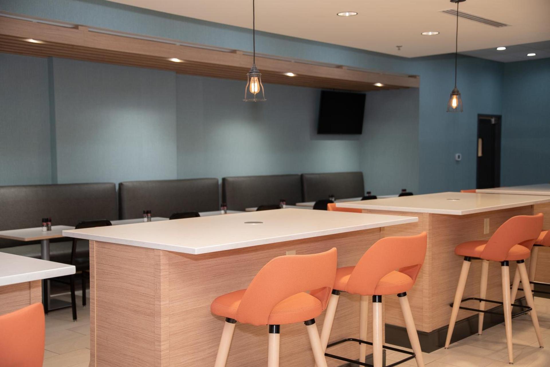 Holiday Inn & Suites - Fayetteville W-Fort Bragg Area by IHG photo 4