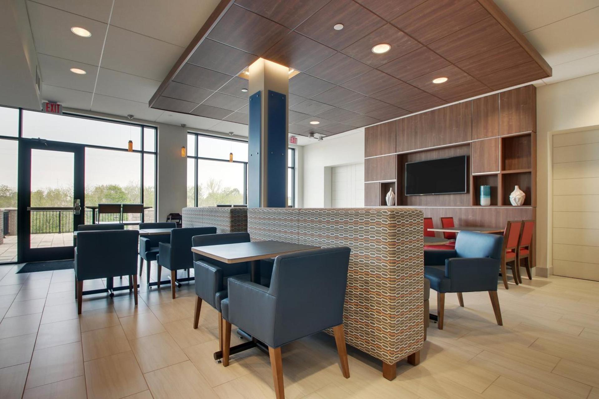 Holiday Inn Express & Suites - Elizabethtown North by IHG photo 16