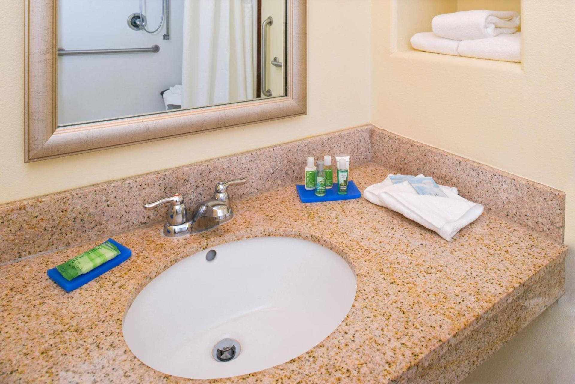 Holiday Inn Express & Suites Alamosa by IHG photo 14