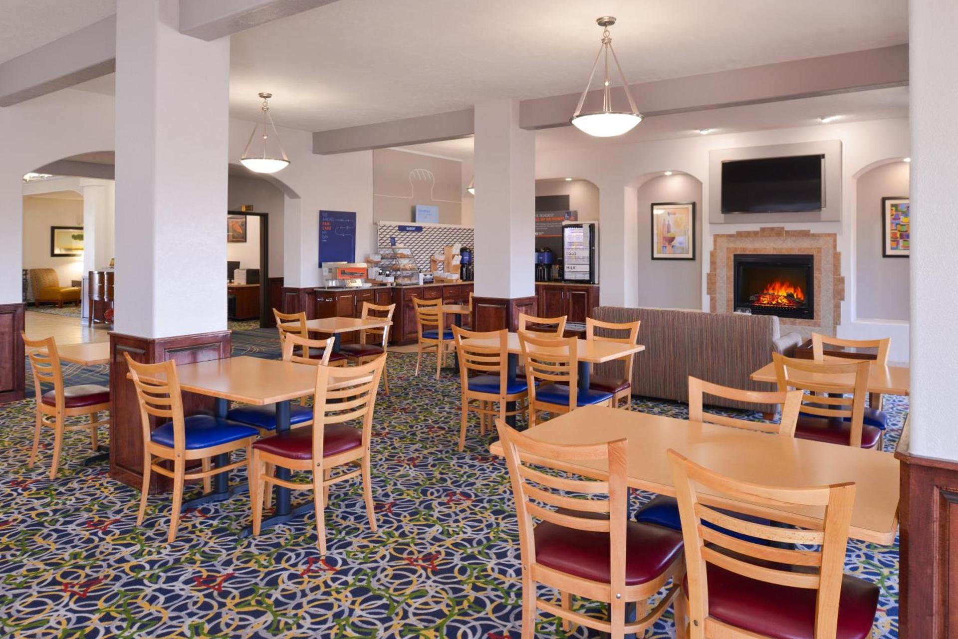 Holiday Inn Express & Suites Alamosa by IHG photo 27