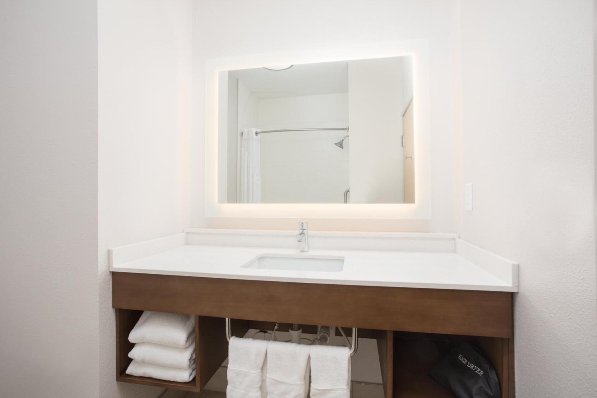Holiday Inn Express & Suites Amarillo by IHG photo 36