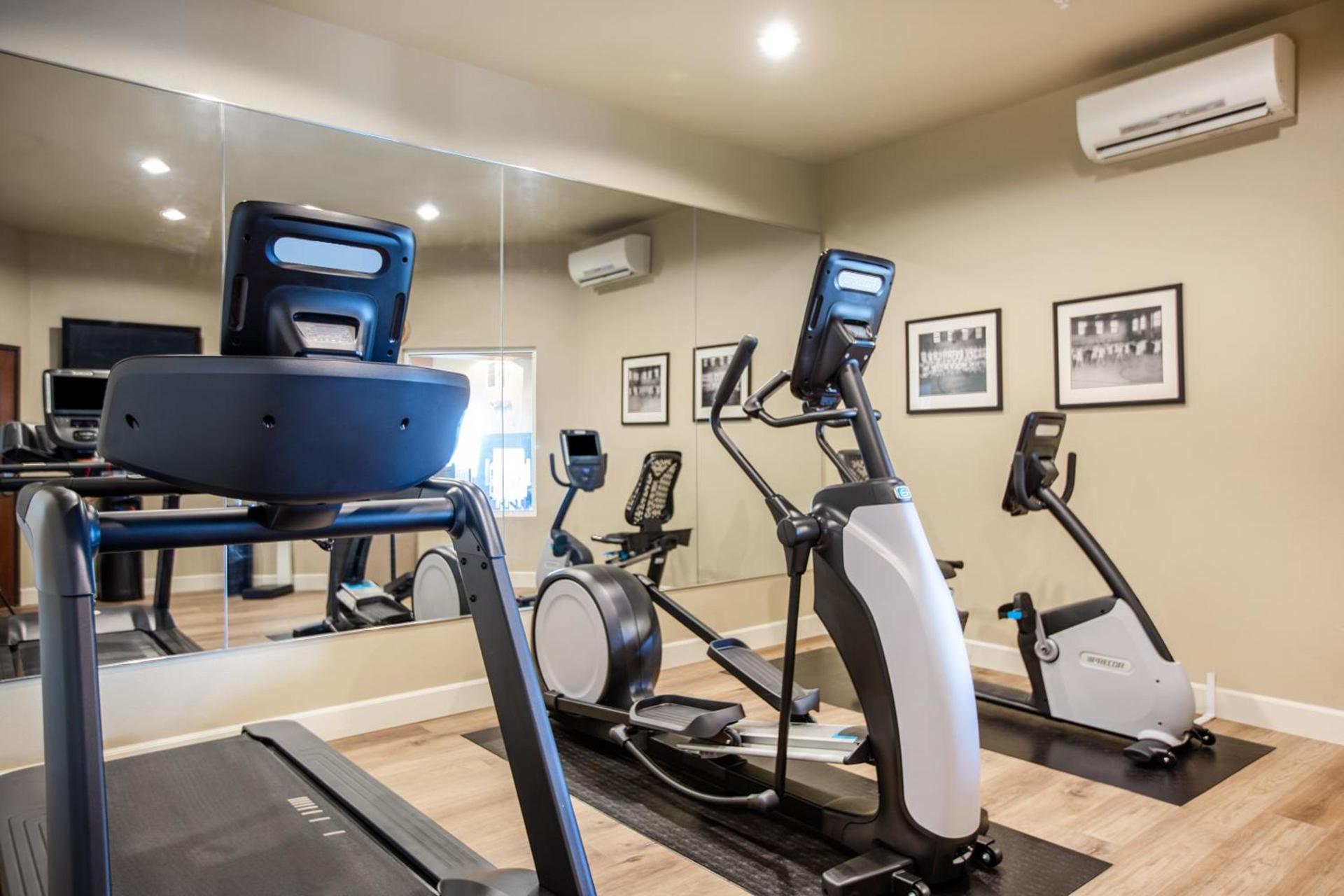 Holiday Inn Express Hotel & Suites Astoria by IHG photo 29