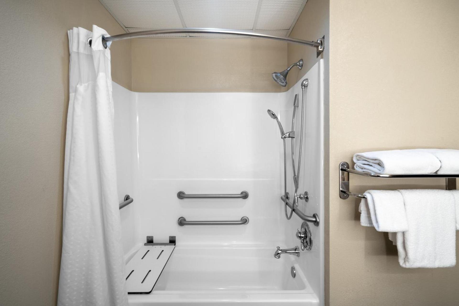 Holiday Inn Express Hotel & Suites Ashland by IHG photo 18
