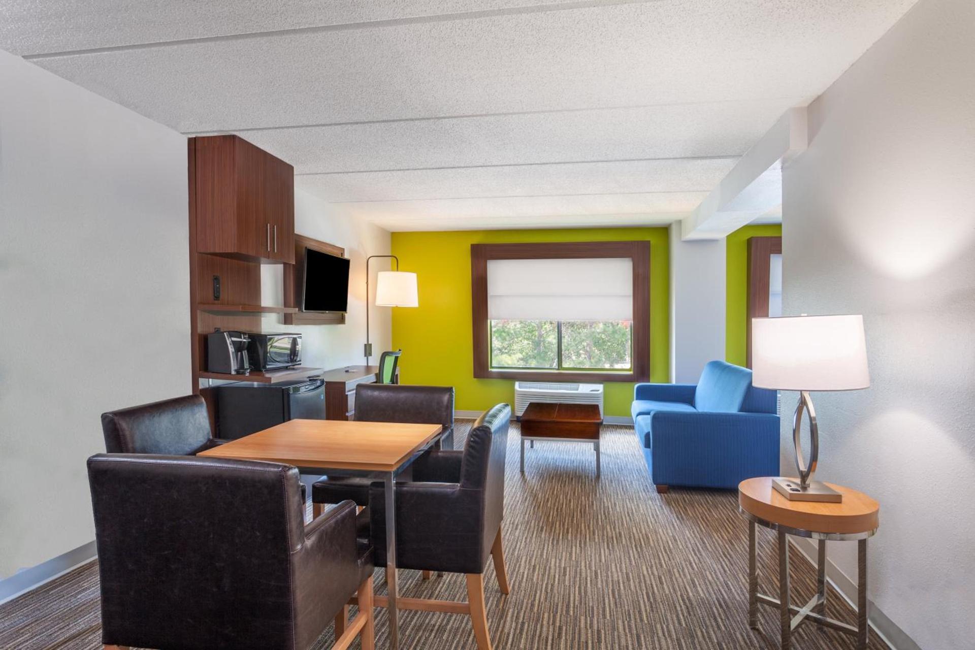 Holiday Inn Express & Suites Augusta West - Ft Gordon Area by IHG photo 27
