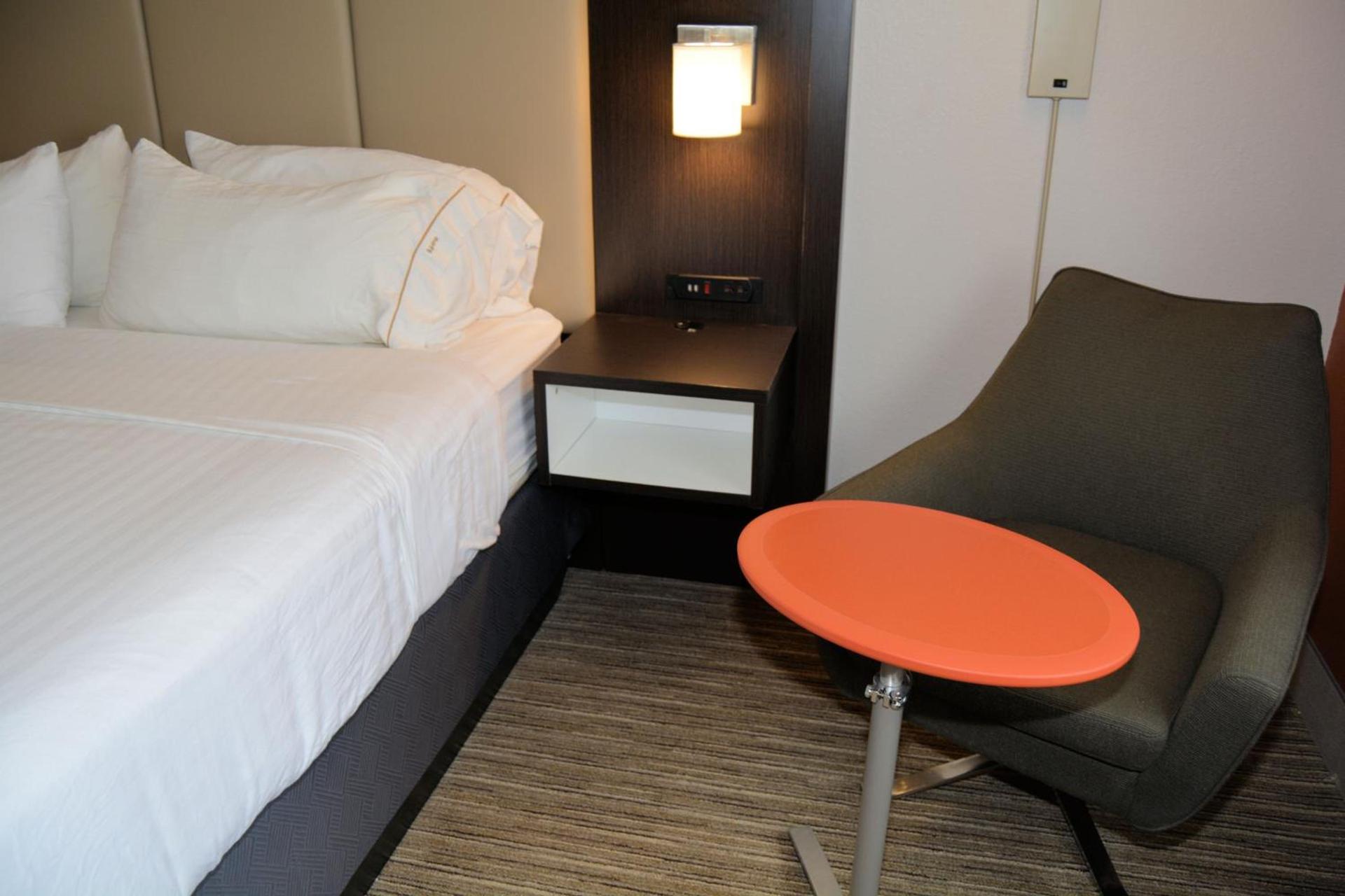 Holiday Inn Express Hotel and Suites Abilene, an IHG Hotel photo 13