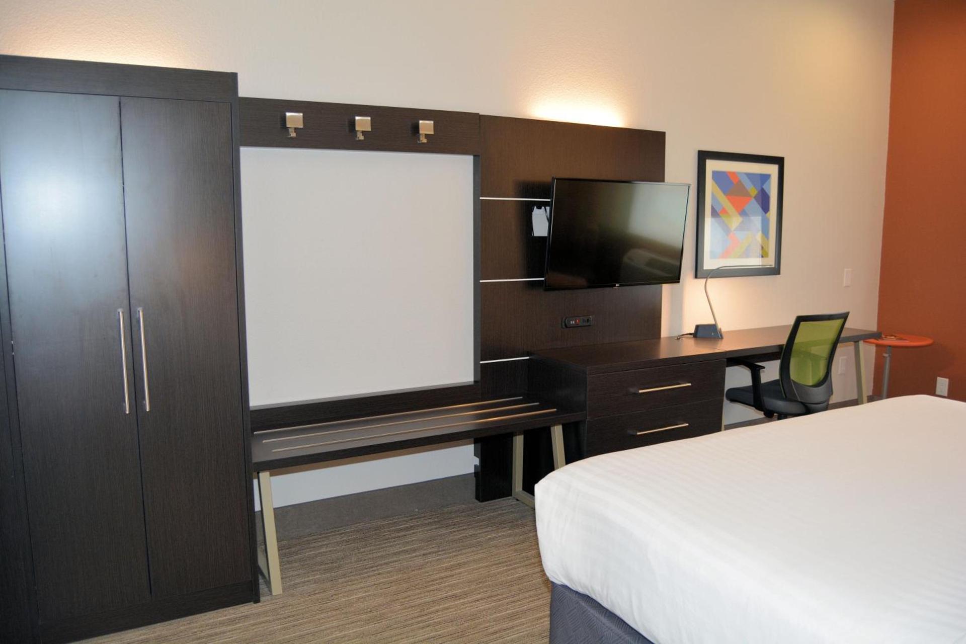 Holiday Inn Express Hotel and Suites Abilene, an IHG Hotel photo 16