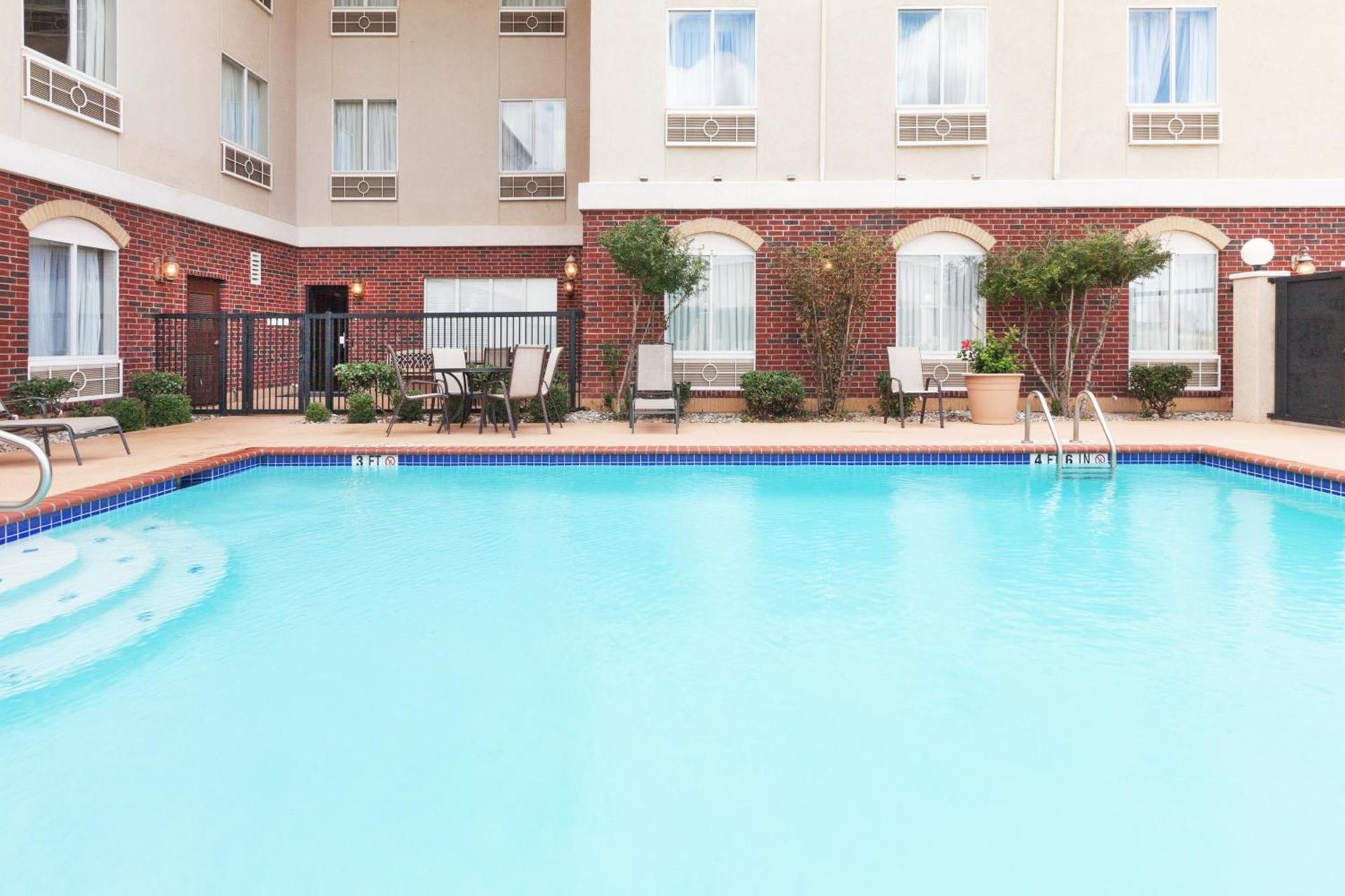 Holiday Inn Express Hotel and Suites Abilene, an IHG Hotel photo 25
