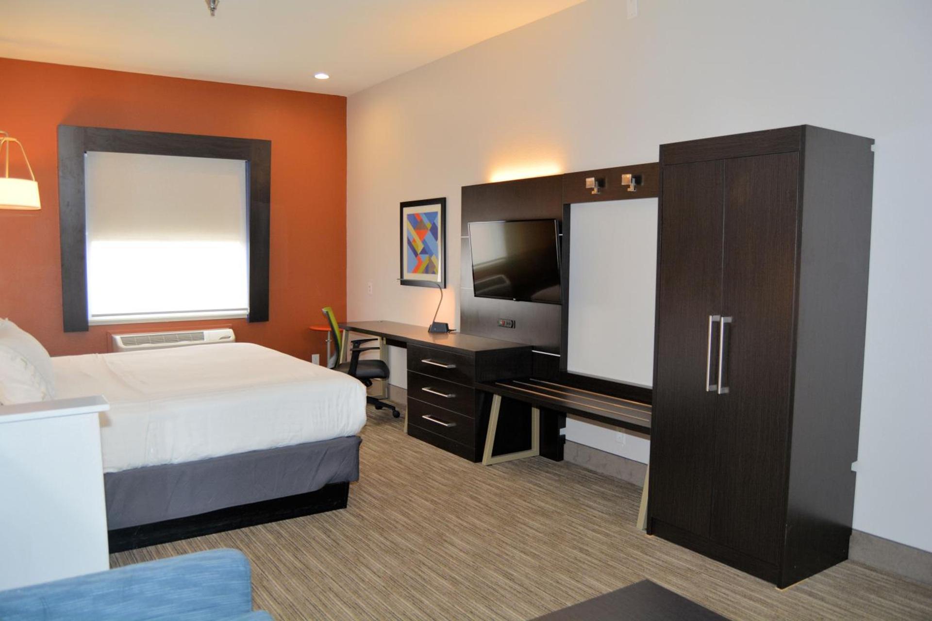 Holiday Inn Express Hotel and Suites Abilene, an IHG Hotel photo 18