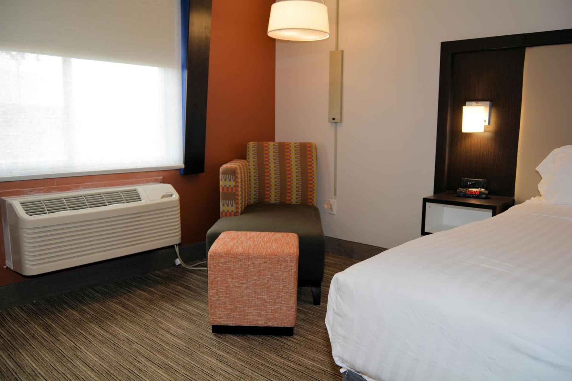 Holiday Inn Express Hotel and Suites Abilene, an IHG Hotel photo 14