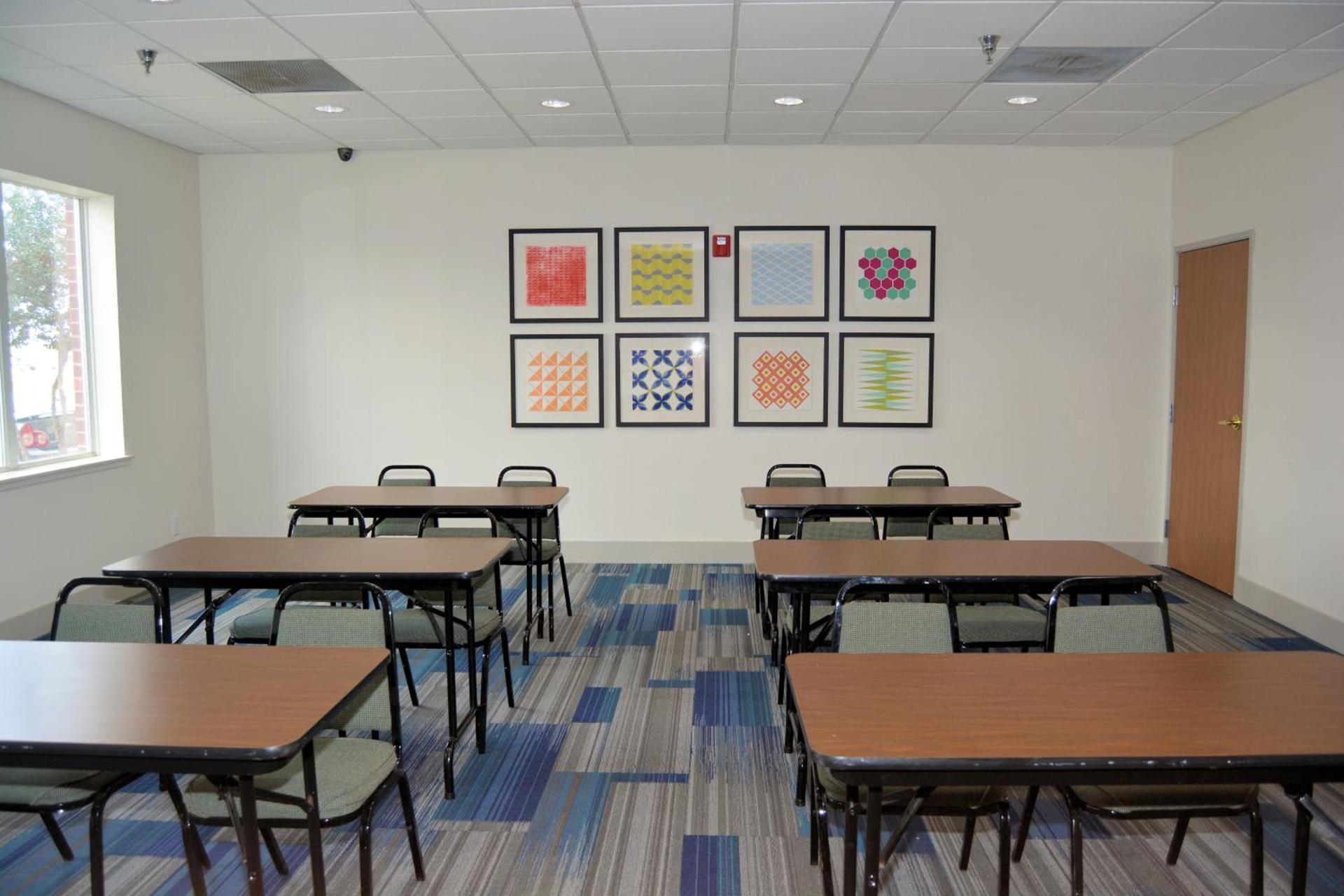 Holiday Inn Express Hotel and Suites Abilene, an IHG Hotel photo 34