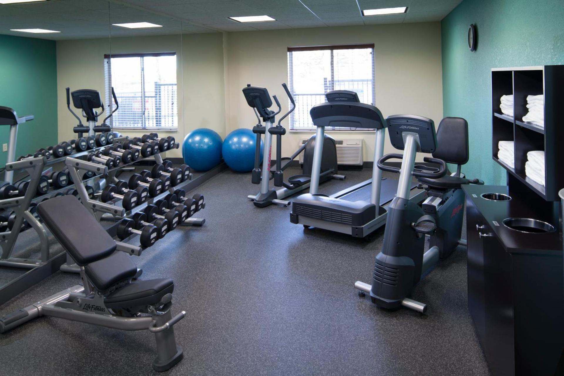 Holiday Inn Express Hotel & Suites High Point South by IHG photo 42