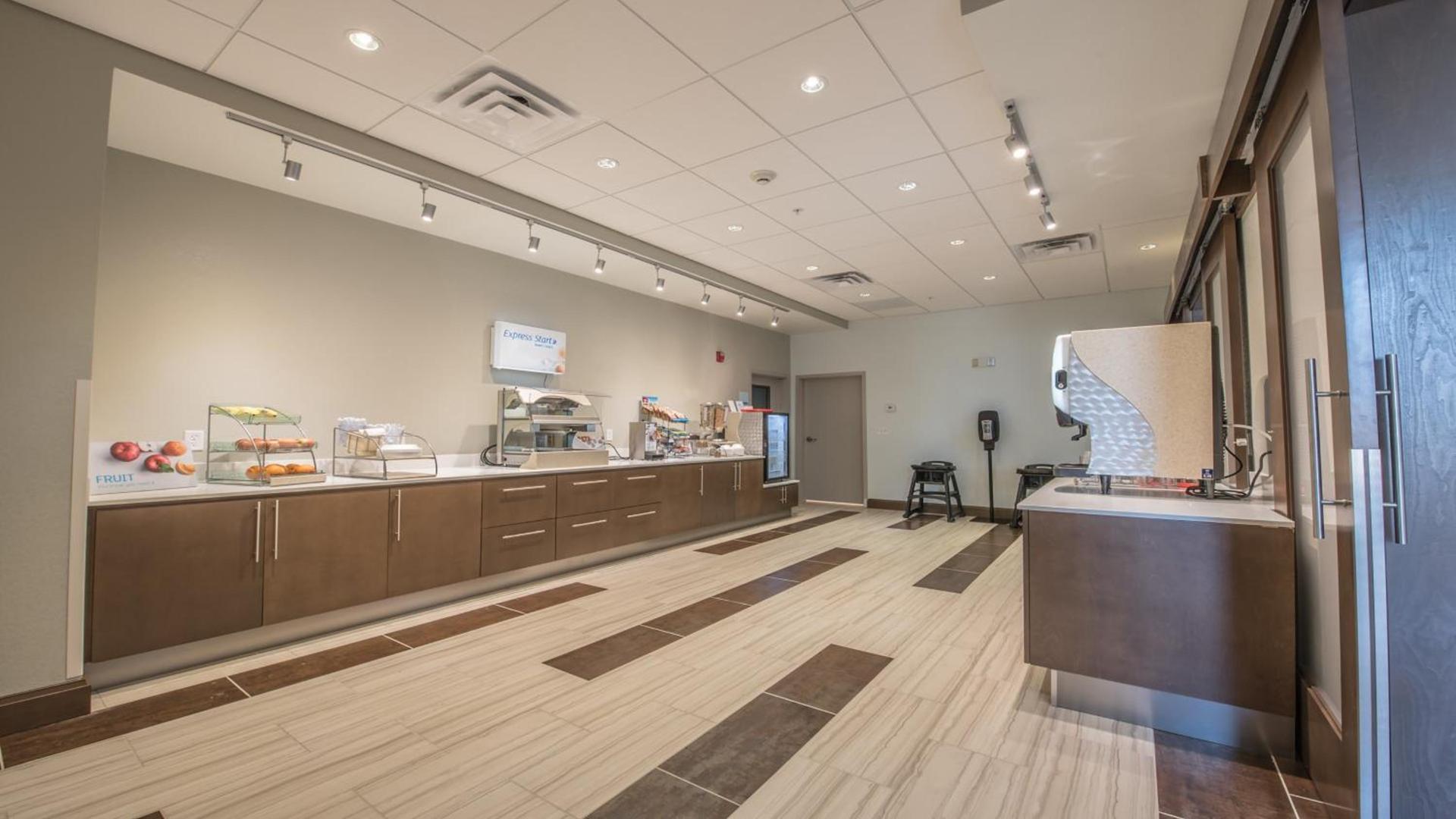 Holiday Inn Express & Suites - Dripping Springs - Austin Area by IHG photo 39