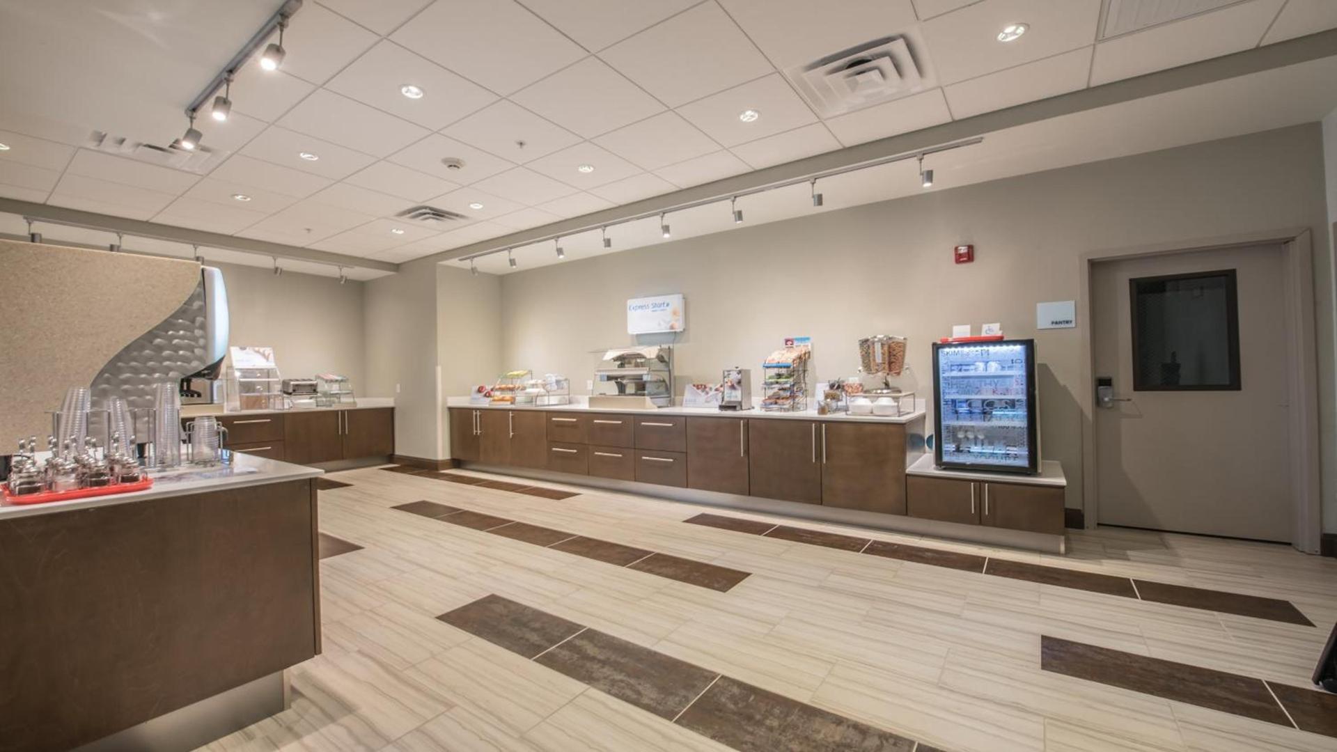 Holiday Inn Express & Suites - Dripping Springs - Austin Area by IHG photo 43