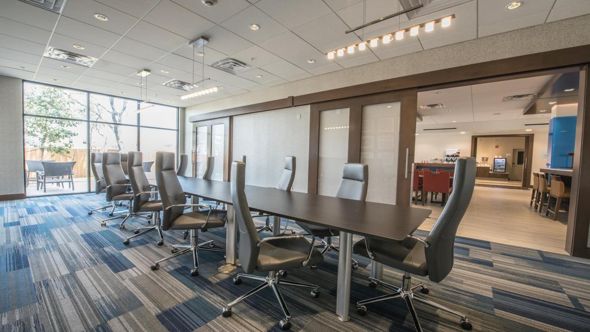 Holiday Inn Express & Suites - Dripping Springs - Austin Area by IHG photo 42