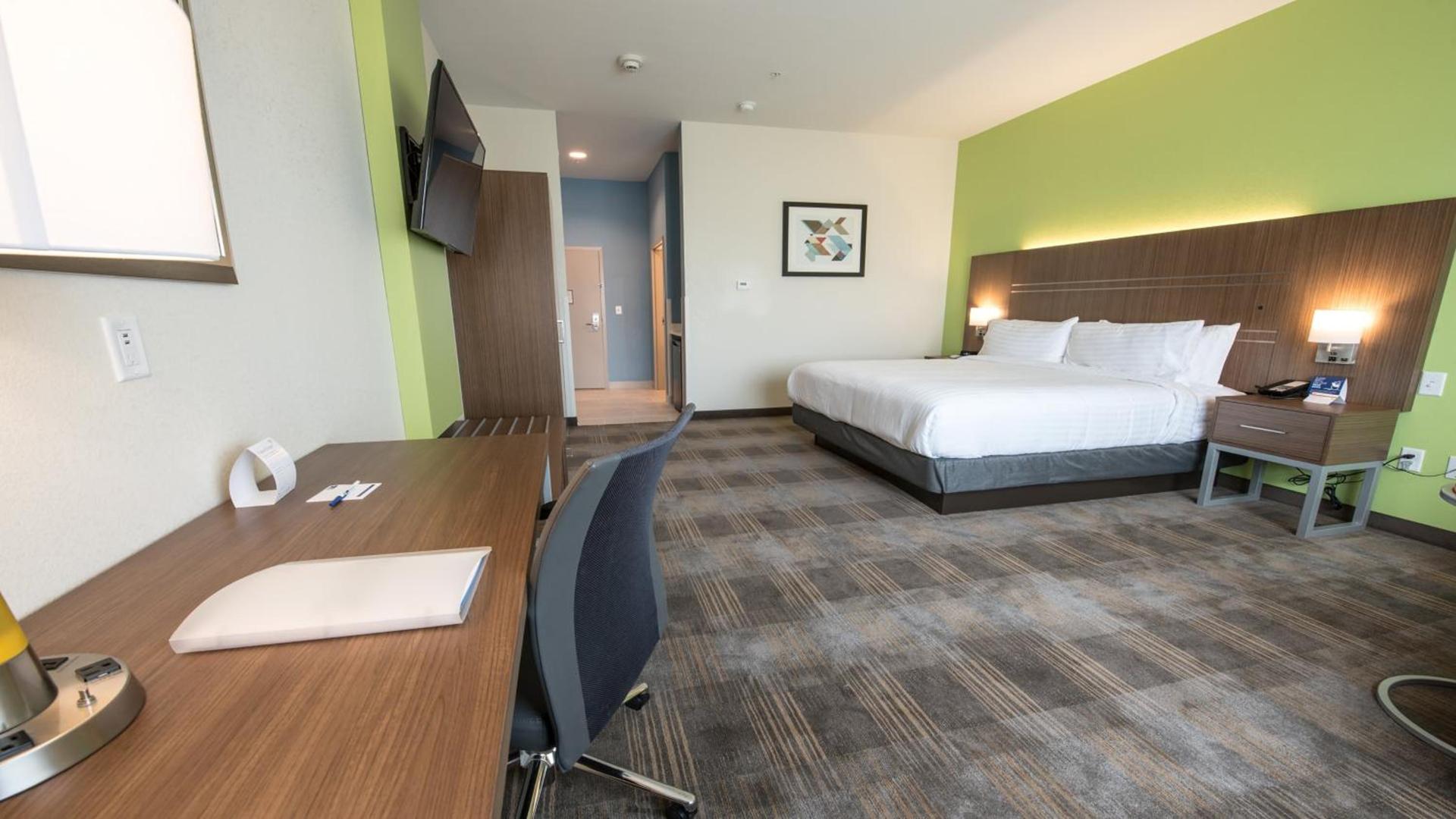Holiday Inn Express & Suites - Dripping Springs - Austin Area by IHG photo 23