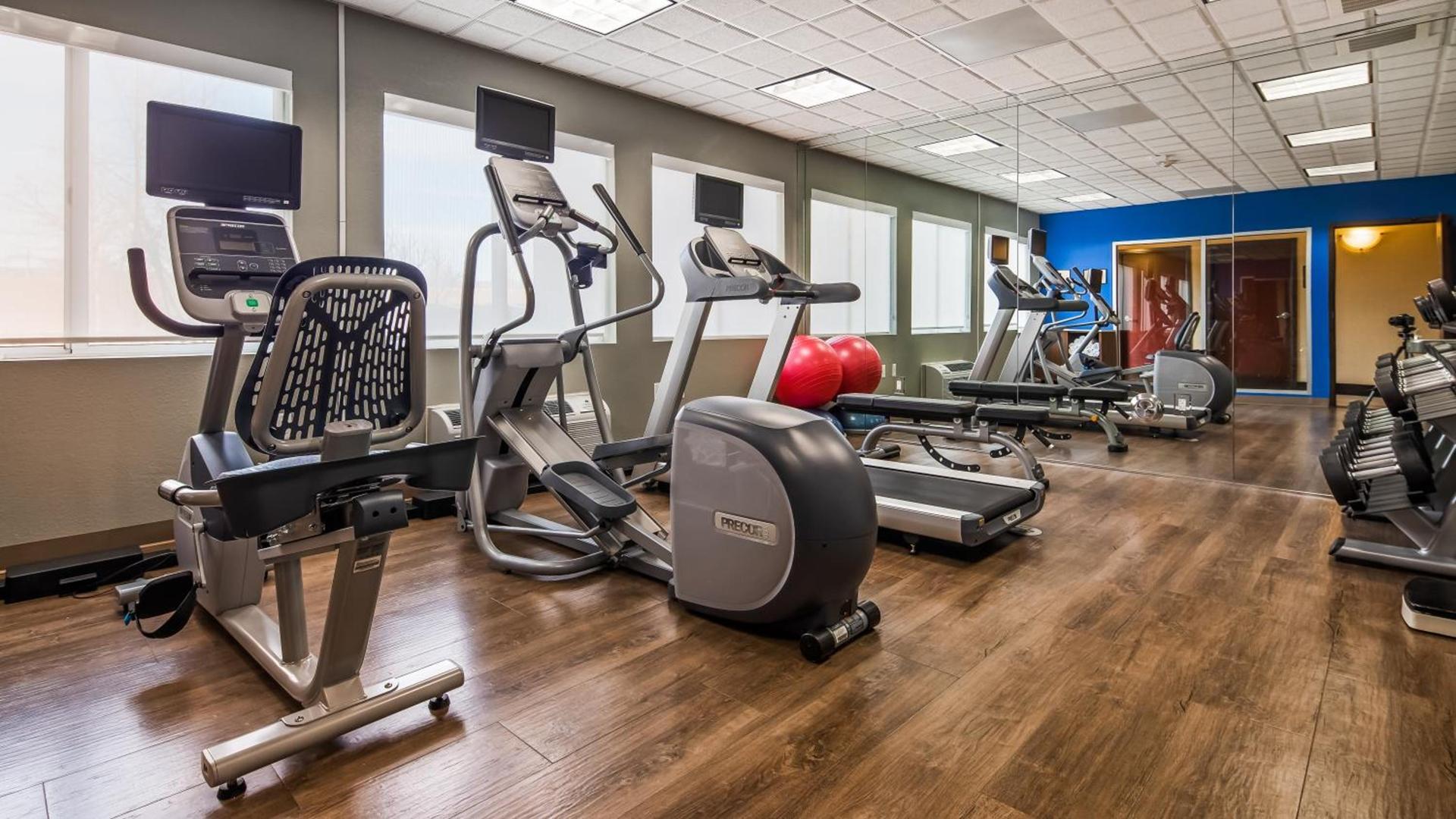 Holiday Inn Express & Suites Detroit - Farmington Hills by IHG photo 19