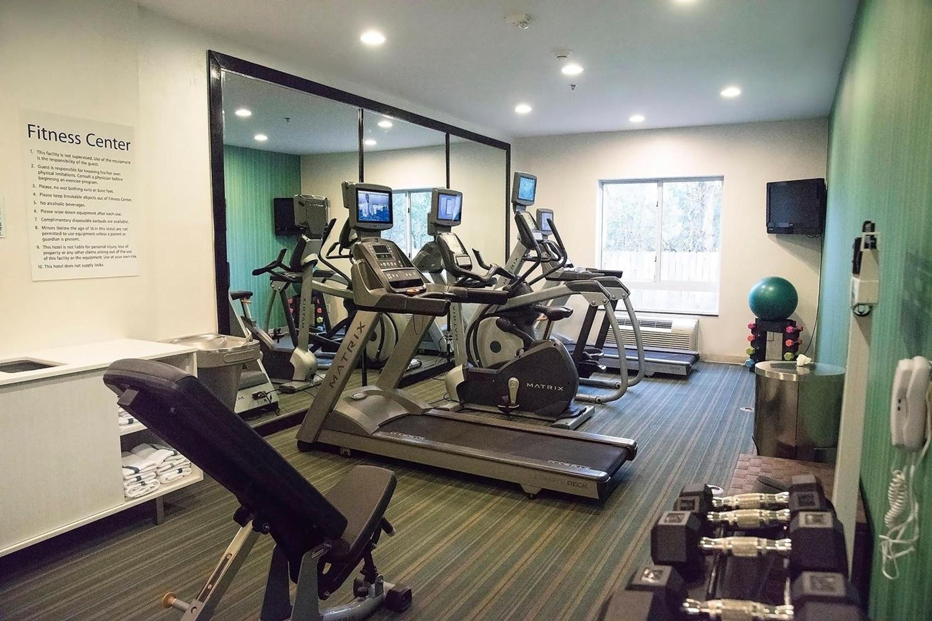 Holiday Inn Express & Suites Alexandria by IHG photo 6